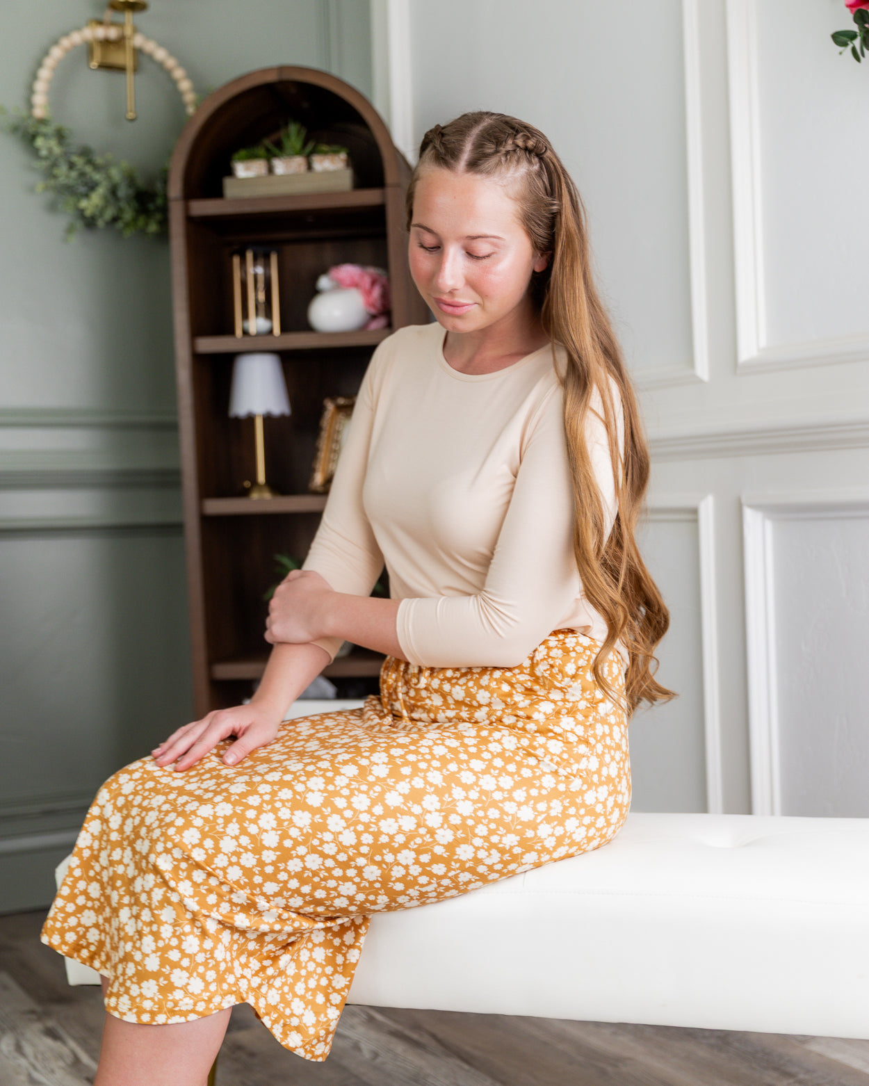 Model wearing Nuggles®3 1" Drawstring Skirt in Vanilla Sprinkle