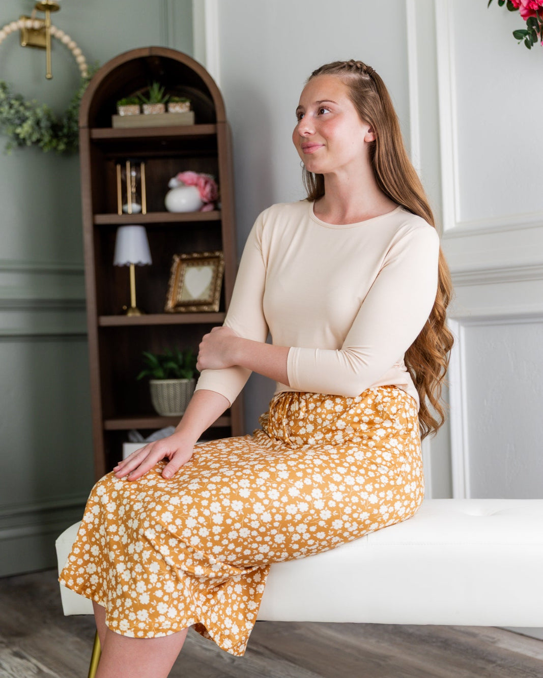 Model wearing Nuggles®3 1" Drawstring Skirt in Vanilla Sprinkle