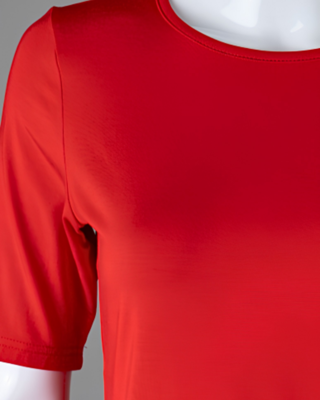 Model wearing Nuggles® Half Sleeve Essential Tee in Red