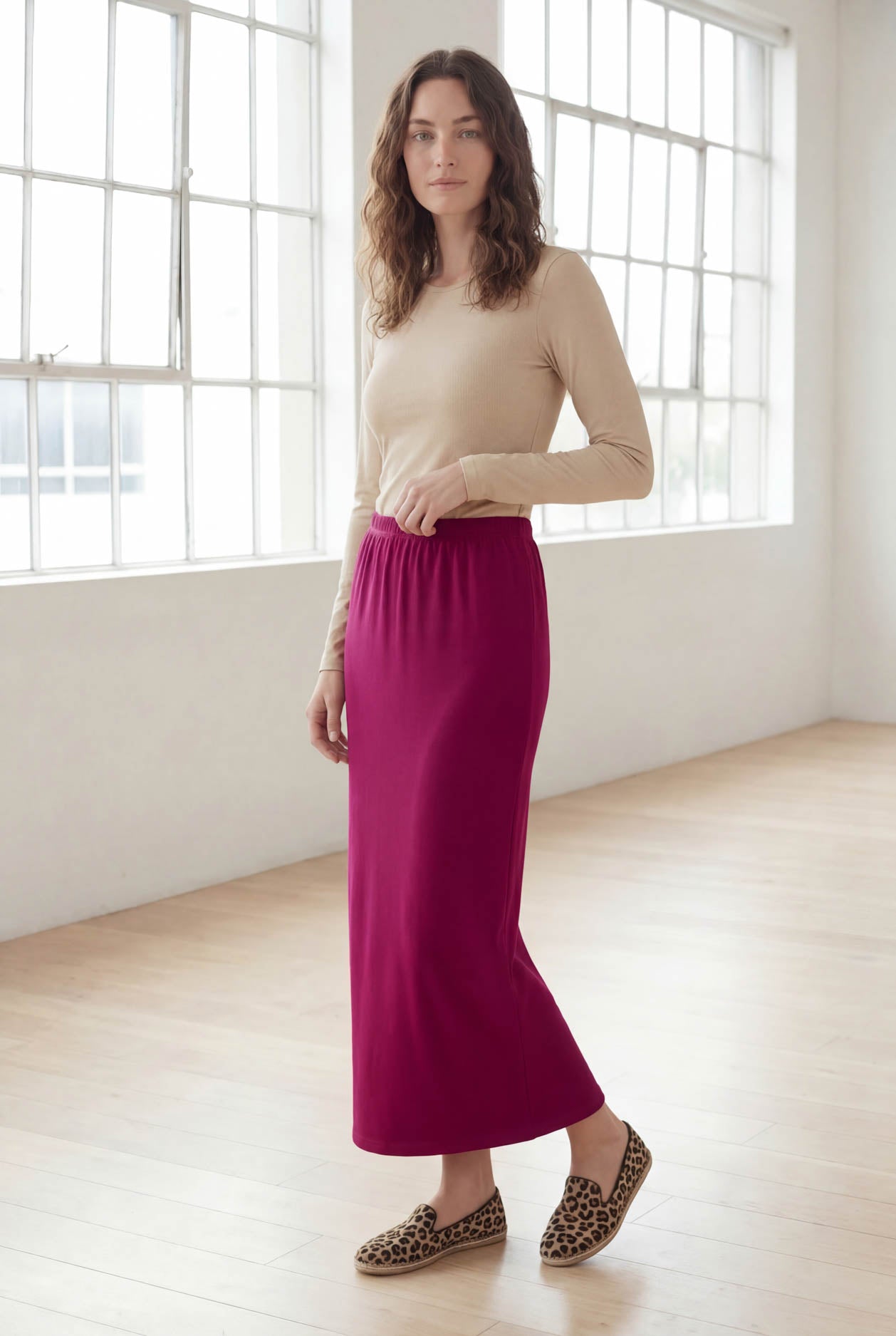 Model wearing Nuggles® 36" Classic Skirt in Wine