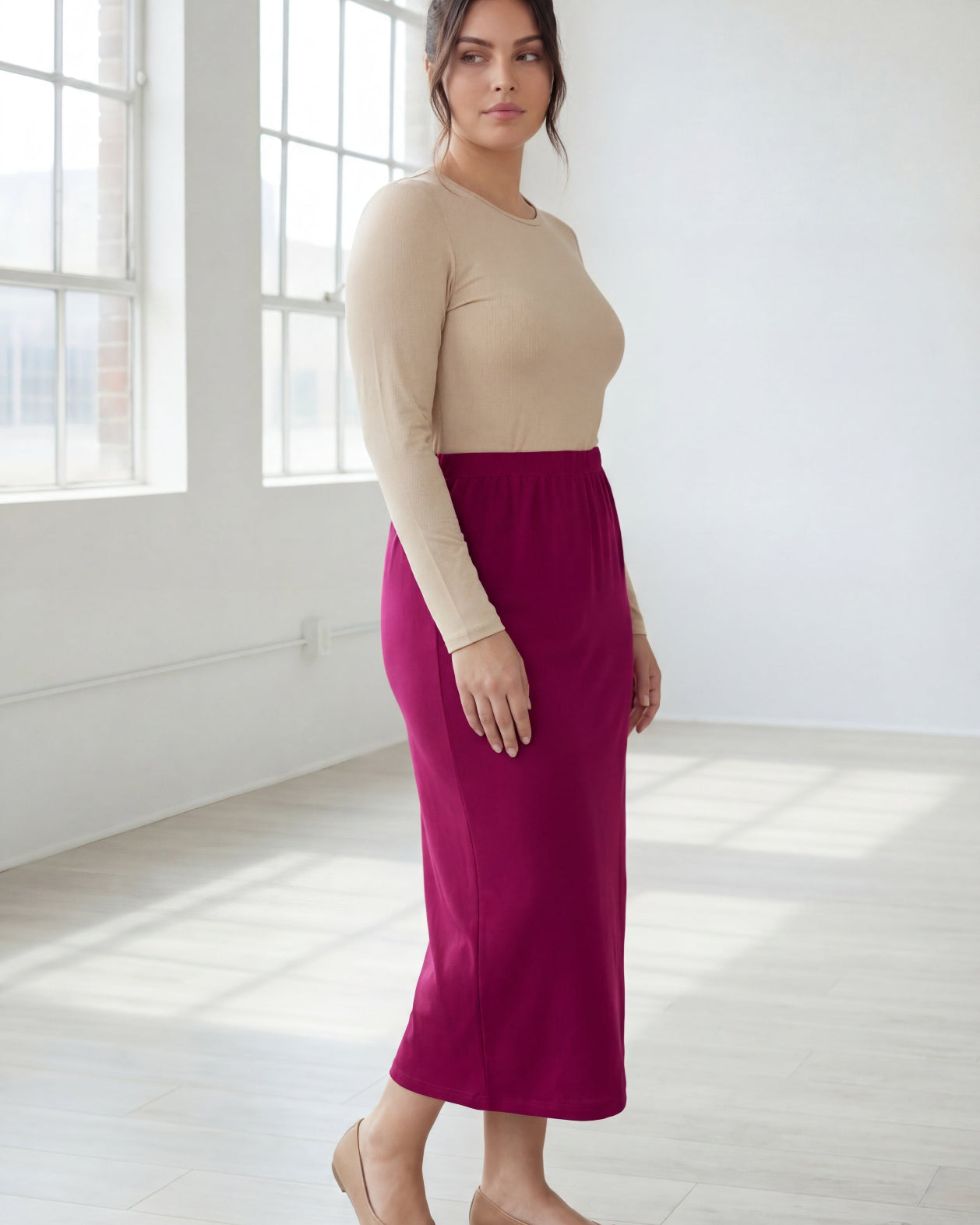 Model wearing Nuggles® 31" Classic Skirt in Wine