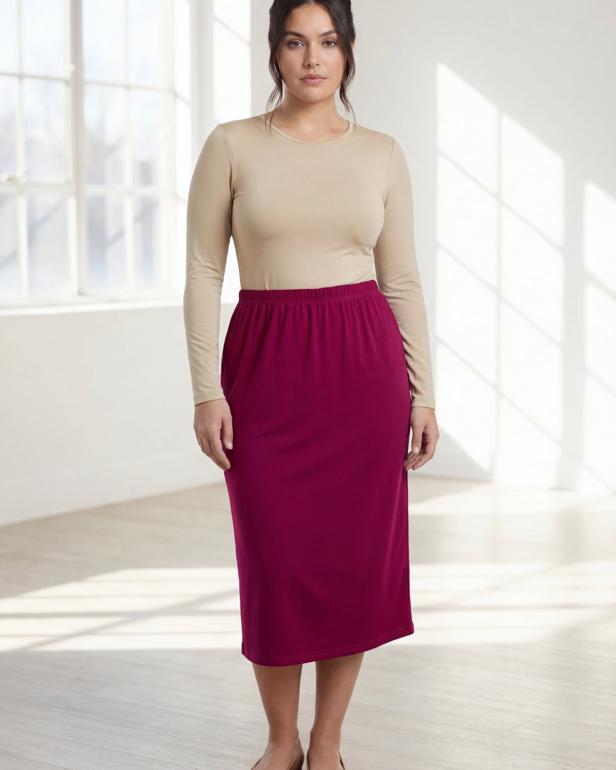 Model wearing Nuggles® 31" Classic Skirt in Wine