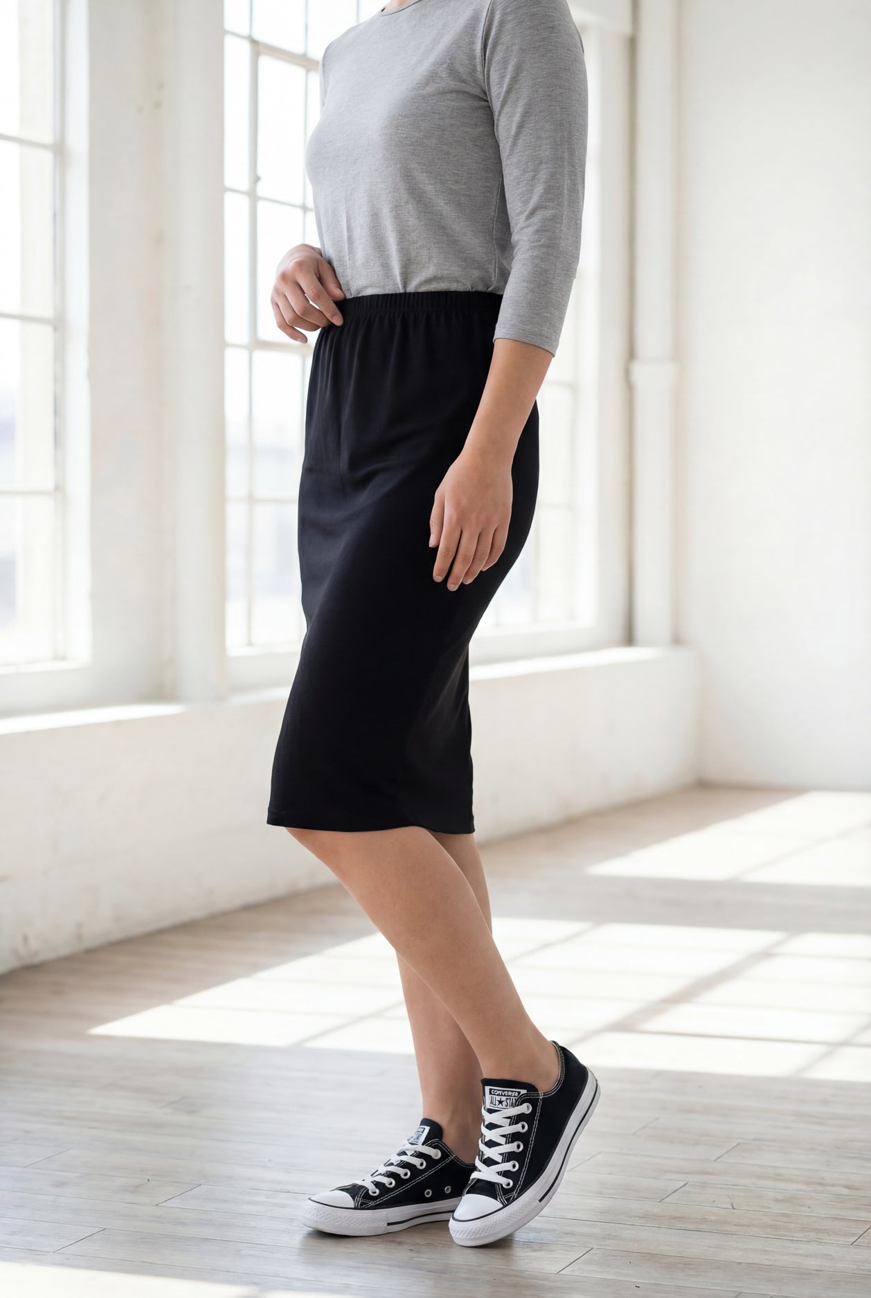 Nuggles® 25-inch classic skirt elastic waistband and straight silhouette