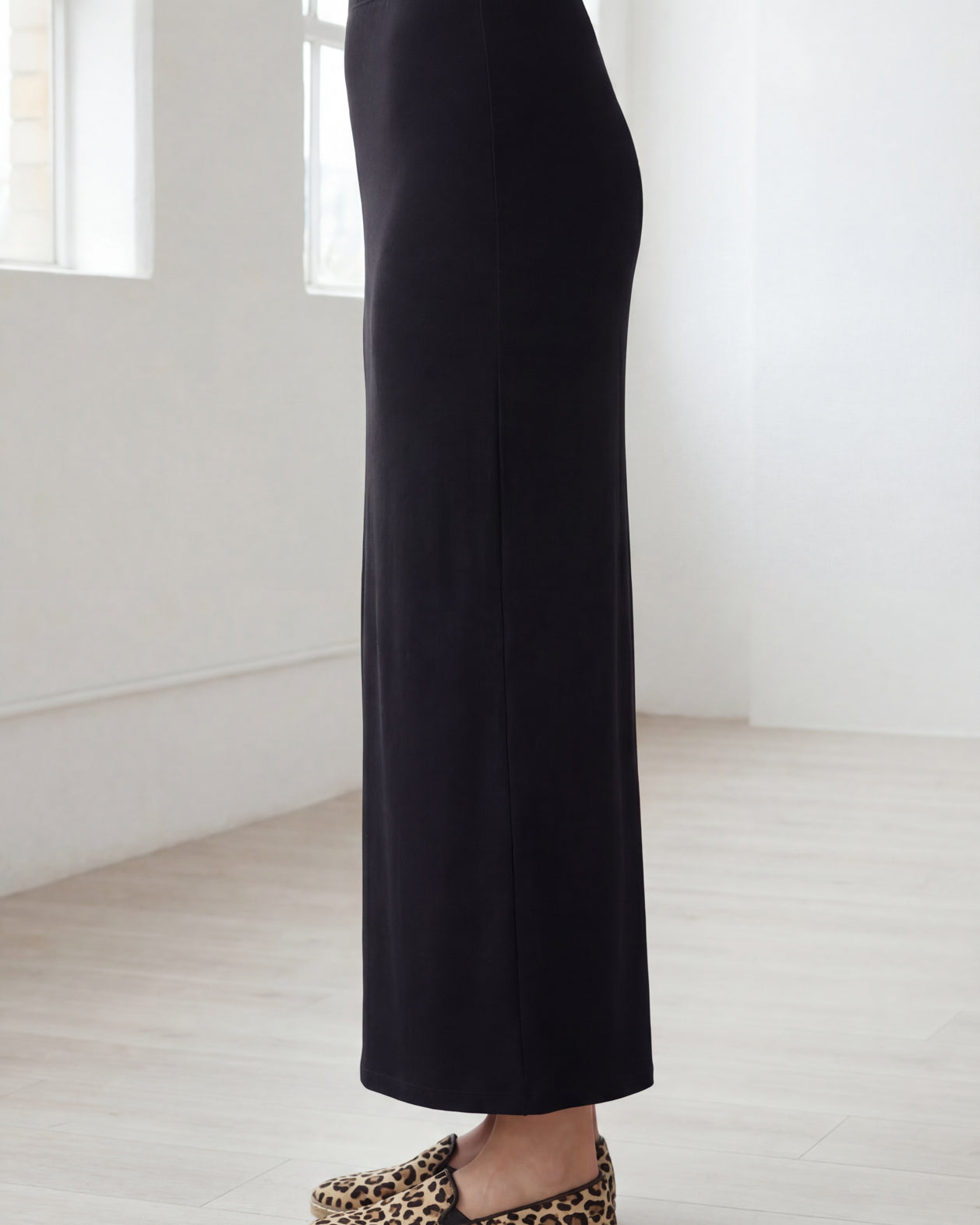 Model wearing Nuggles® 36" Classic Skirt in Black