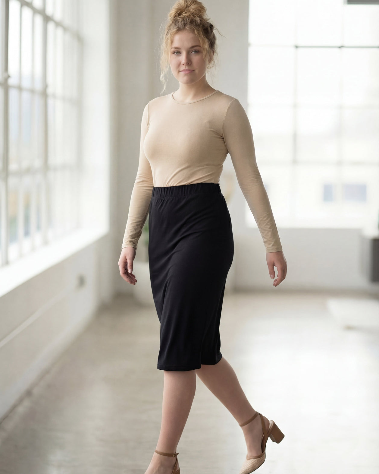 27" Lightweight Lined Pencil Skirt in Black nuggles-clothing
