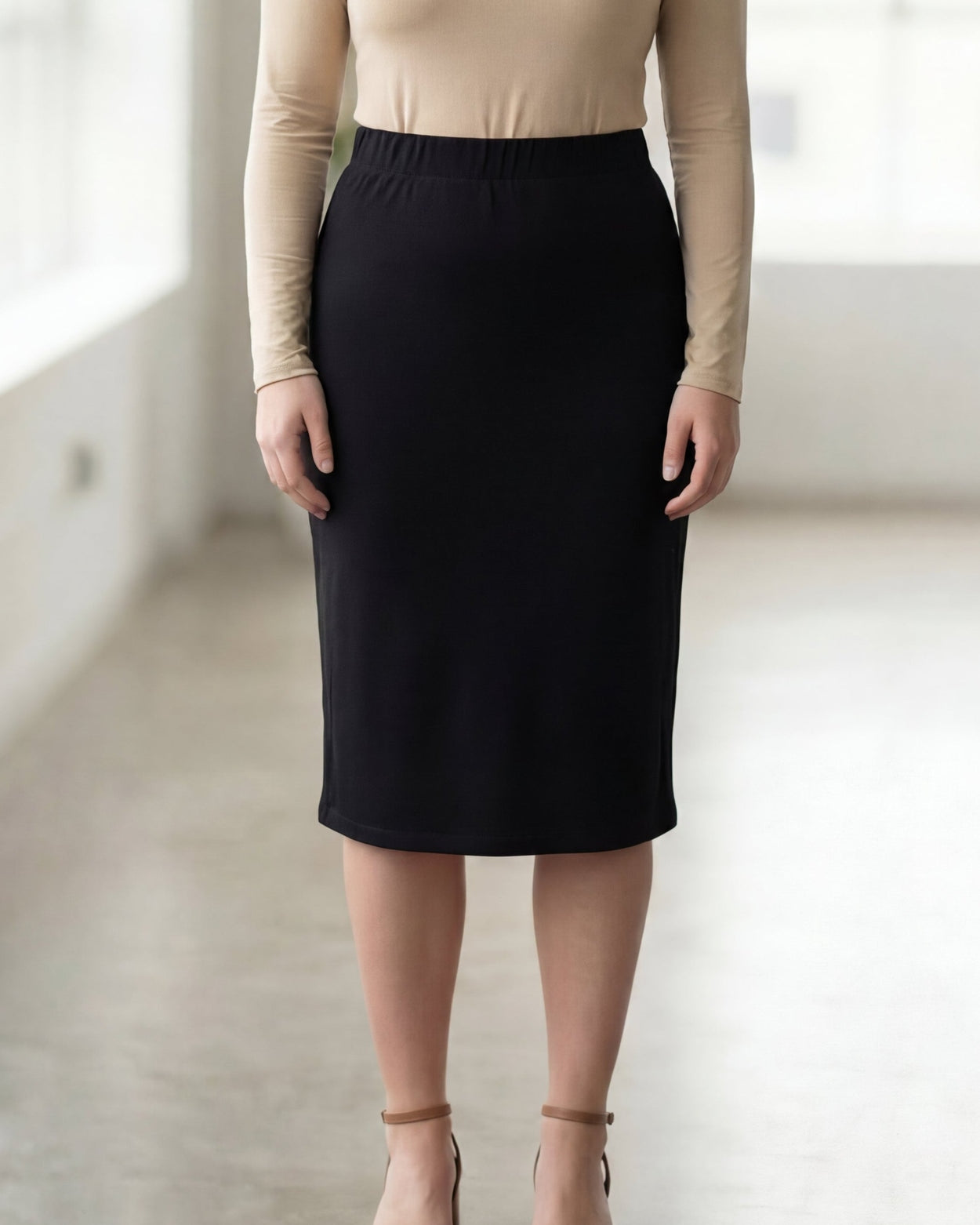 27" Lightweight Lined Pencil Skirt in Black nuggles-clothing