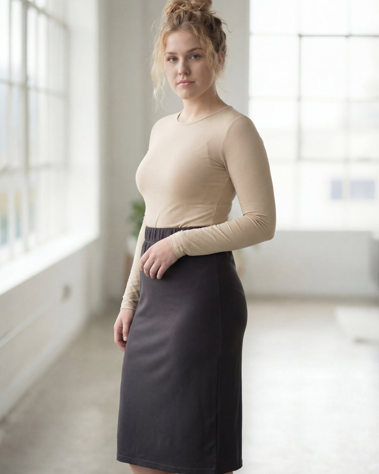 27" Lightweight Lined Pencil Skirt in Steel Grey nuggles-clothing