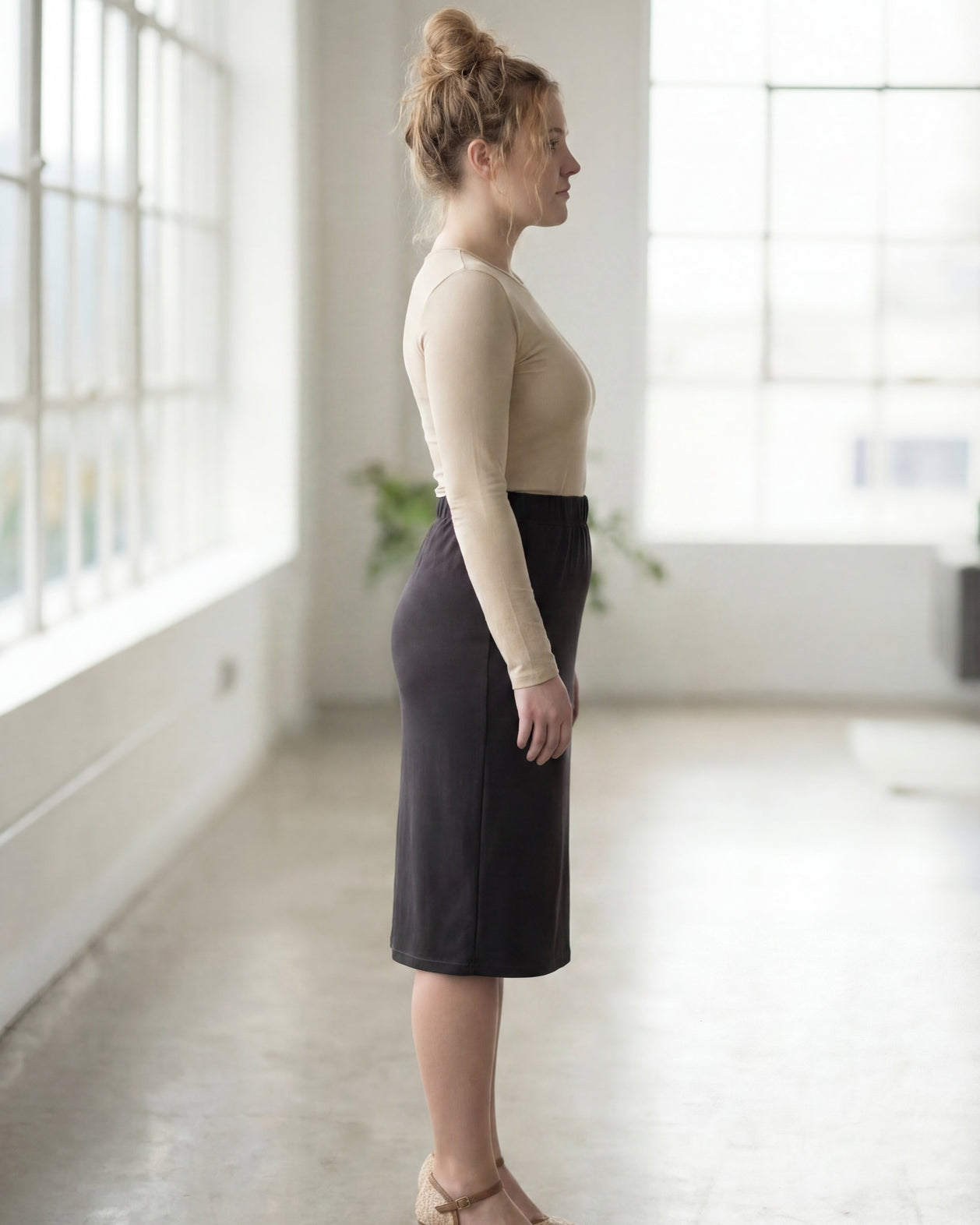 27" Lightweight Lined Pencil Skirt in Steel Grey nuggles-clothing