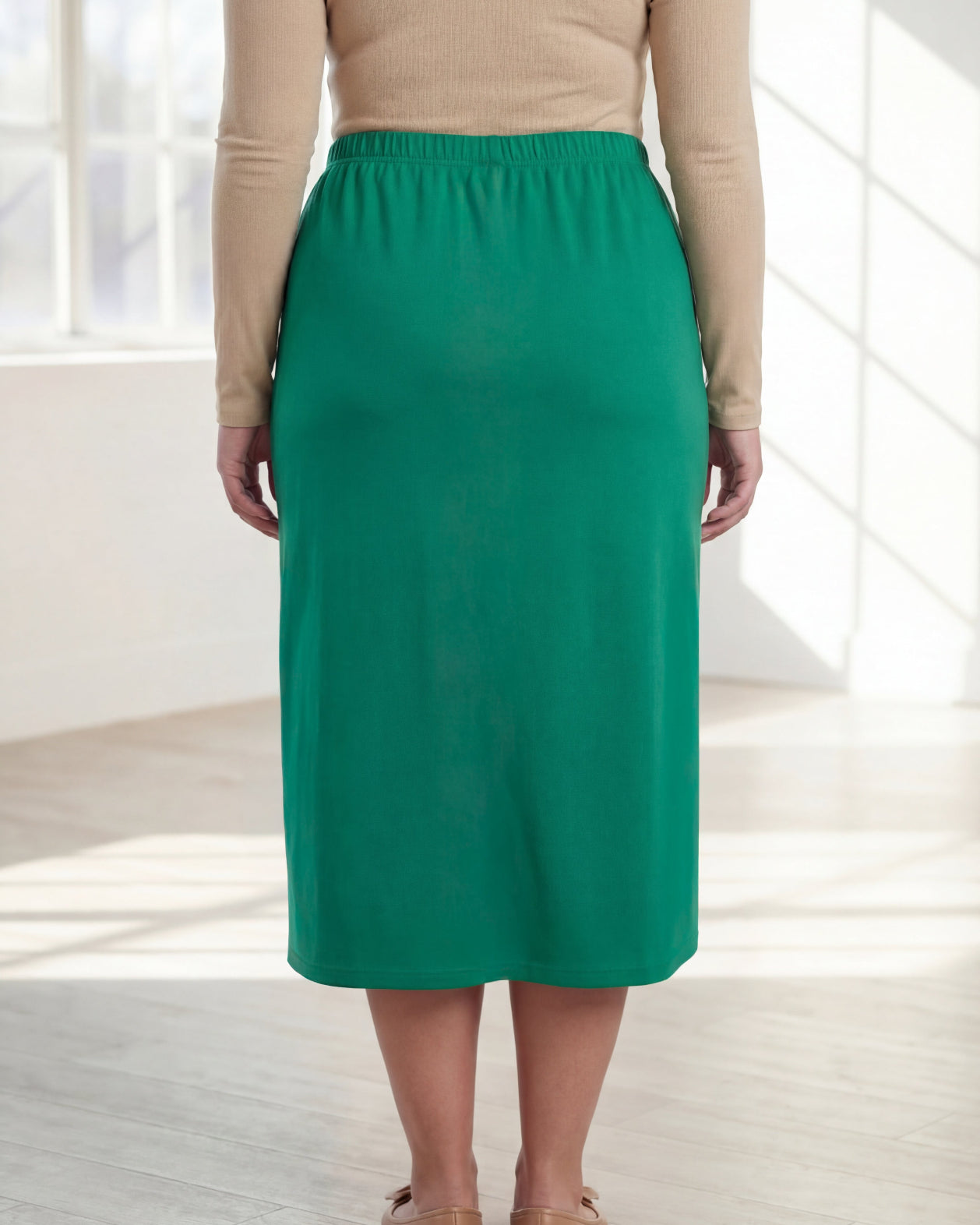 Model wearing Nuggles® 31" Classic Skirt in Kelly Green