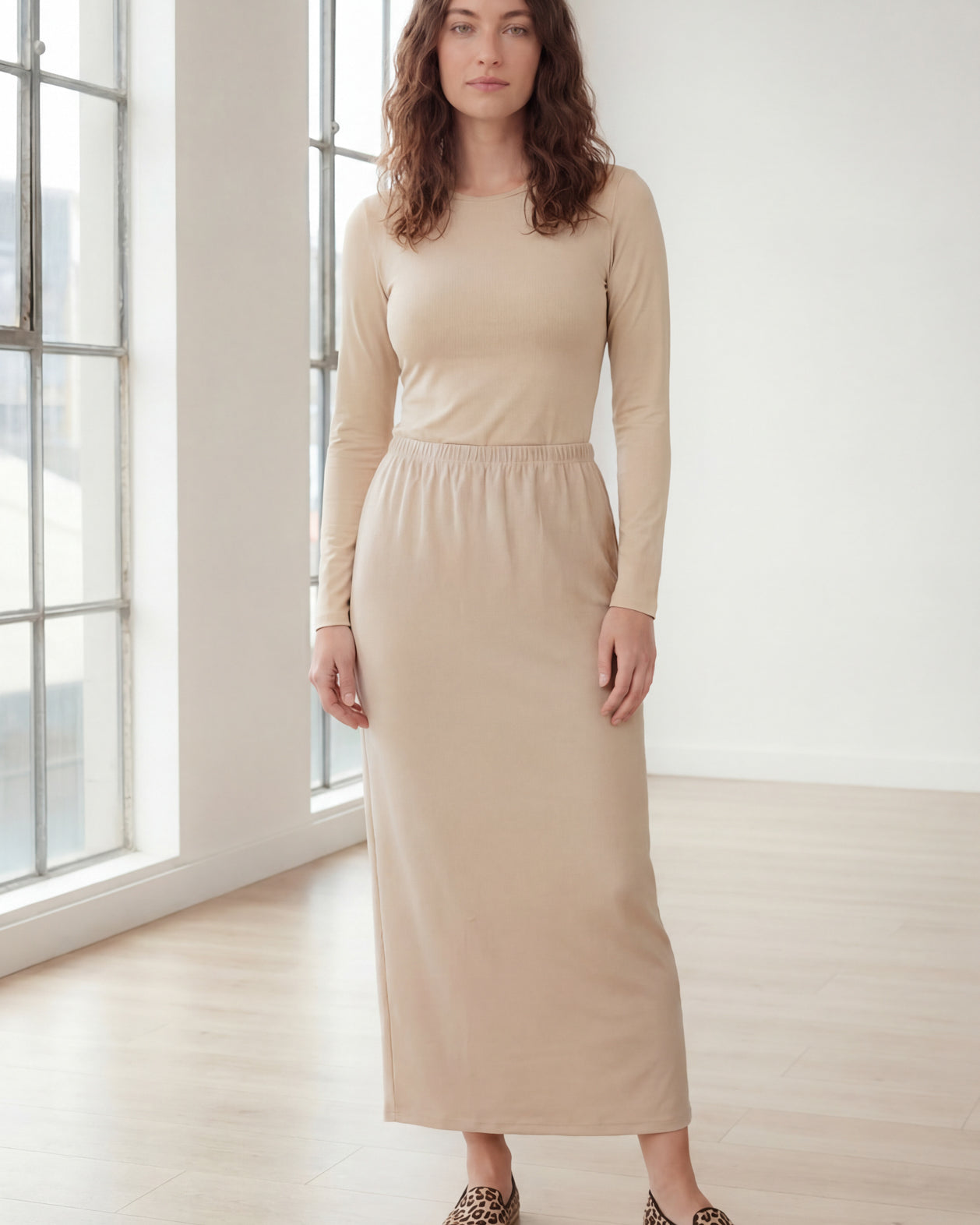 Model wearing Nuggles® 36" Classic Skirt in Khaki