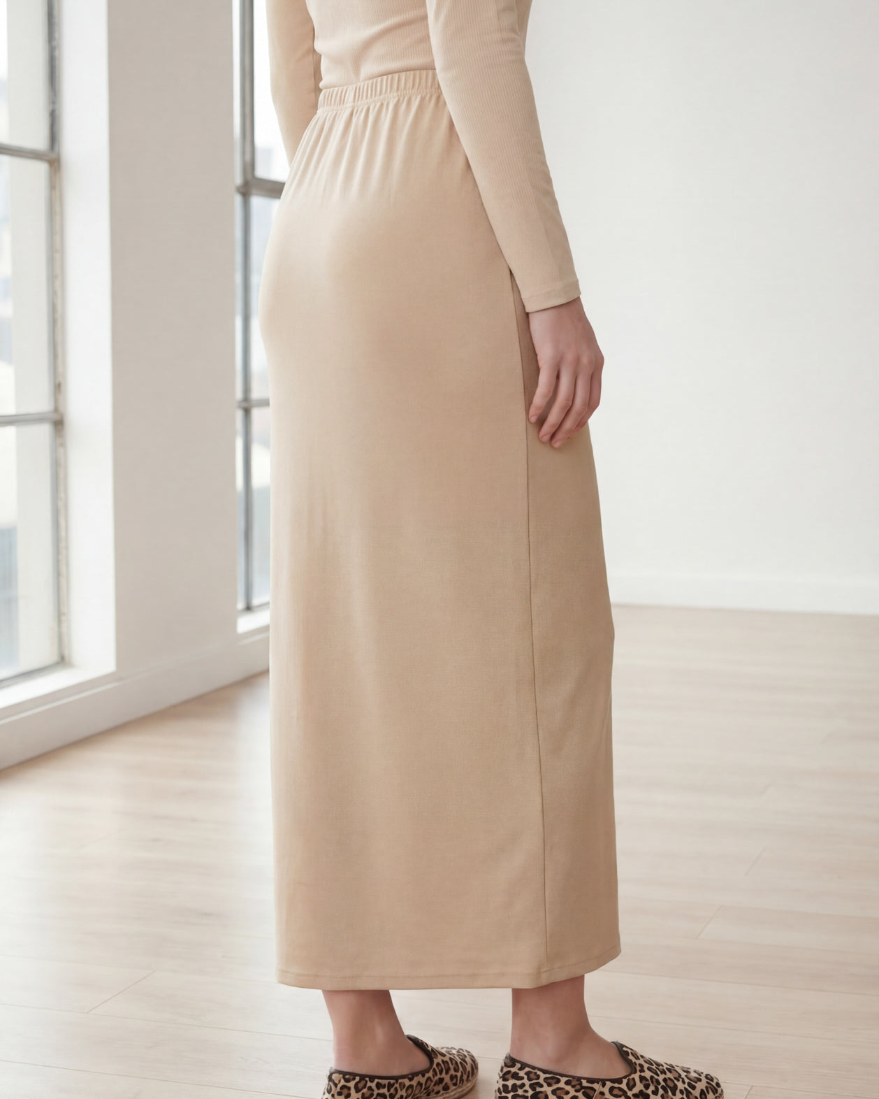 Model wearing Nuggles® 36" Classic Skirt in Khaki