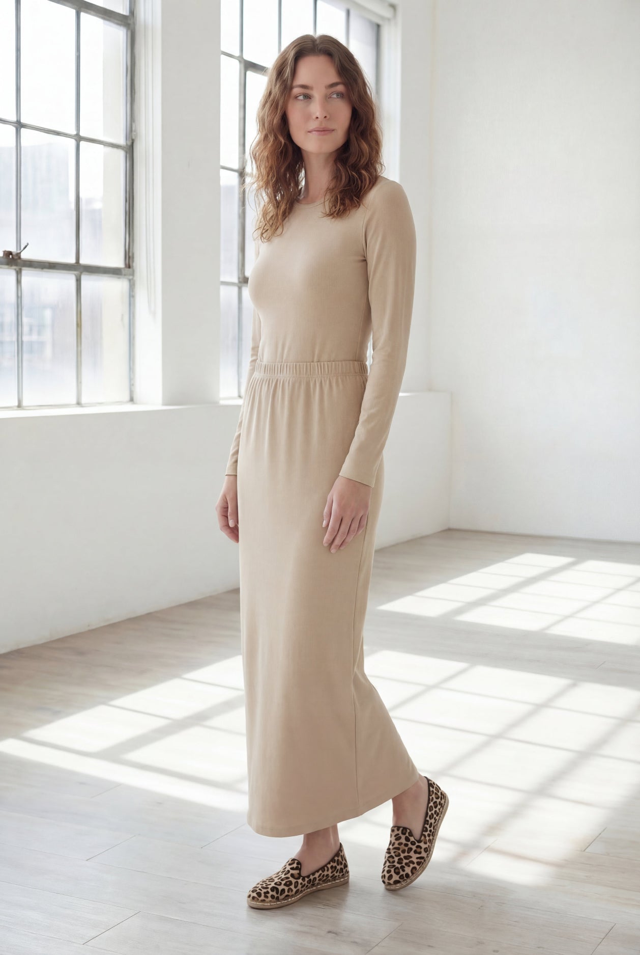 Model wearing Nuggles® 36" Classic Skirt in Khaki