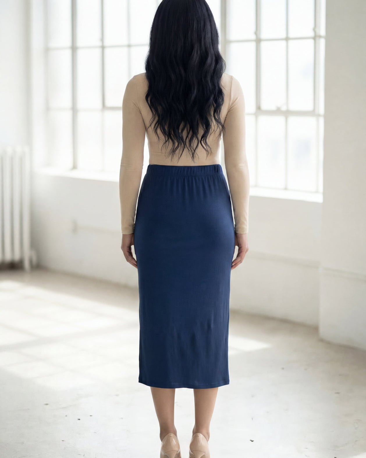 31" Lightweight Lined Pencil Skirt in Navy nuggles-clothing