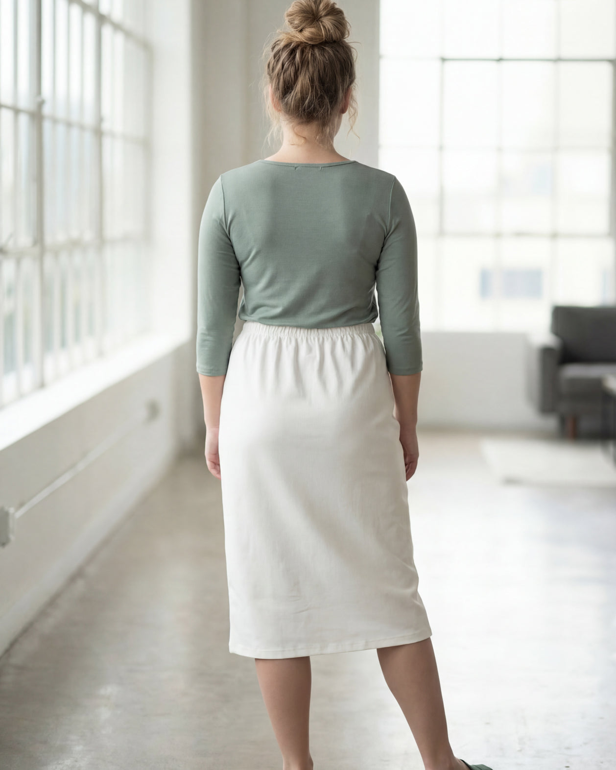 Model wearing Nuggles® 27" Classic Skirt in Off White