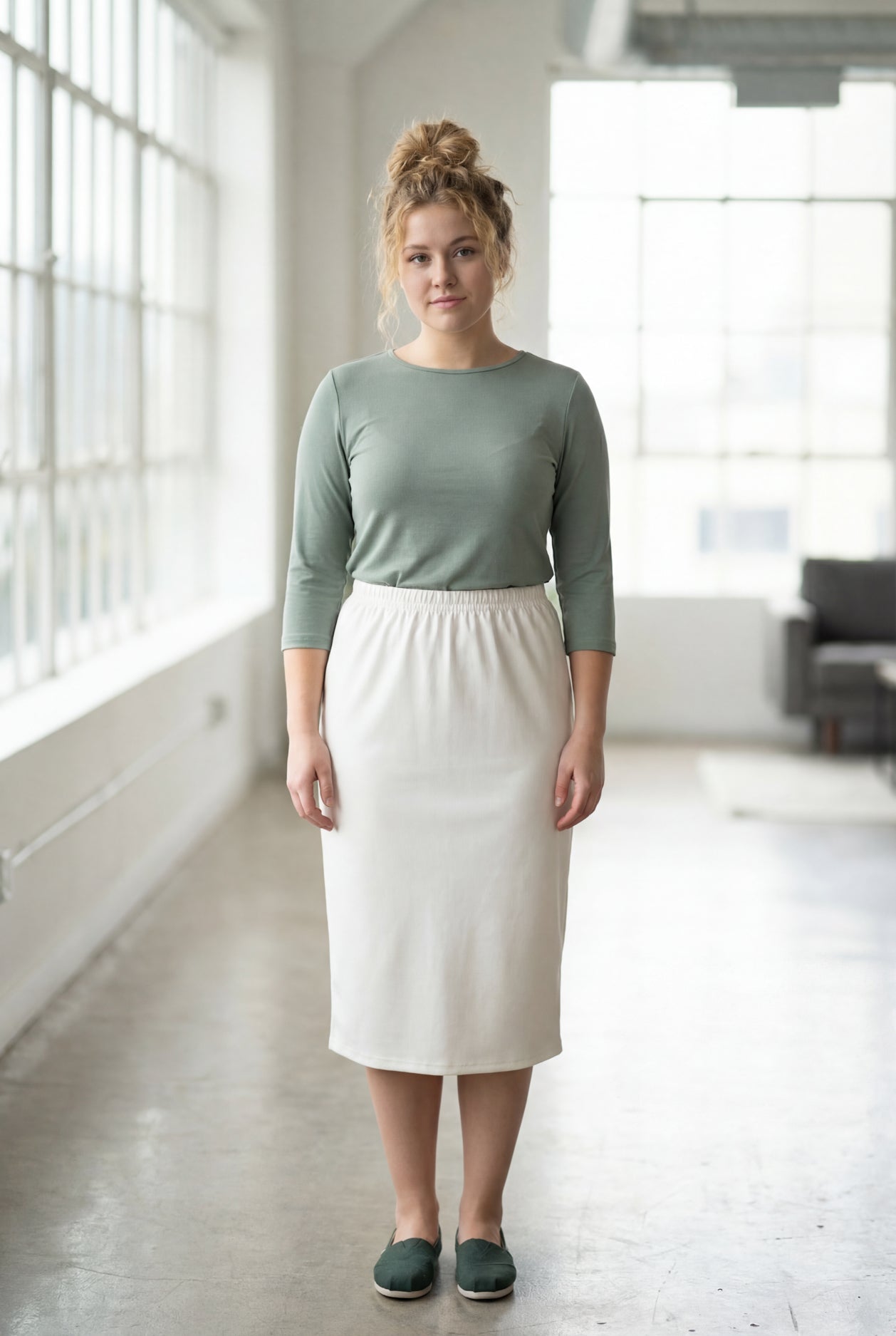 Model wearing Nuggles® 27" Classic Skirt in Off White