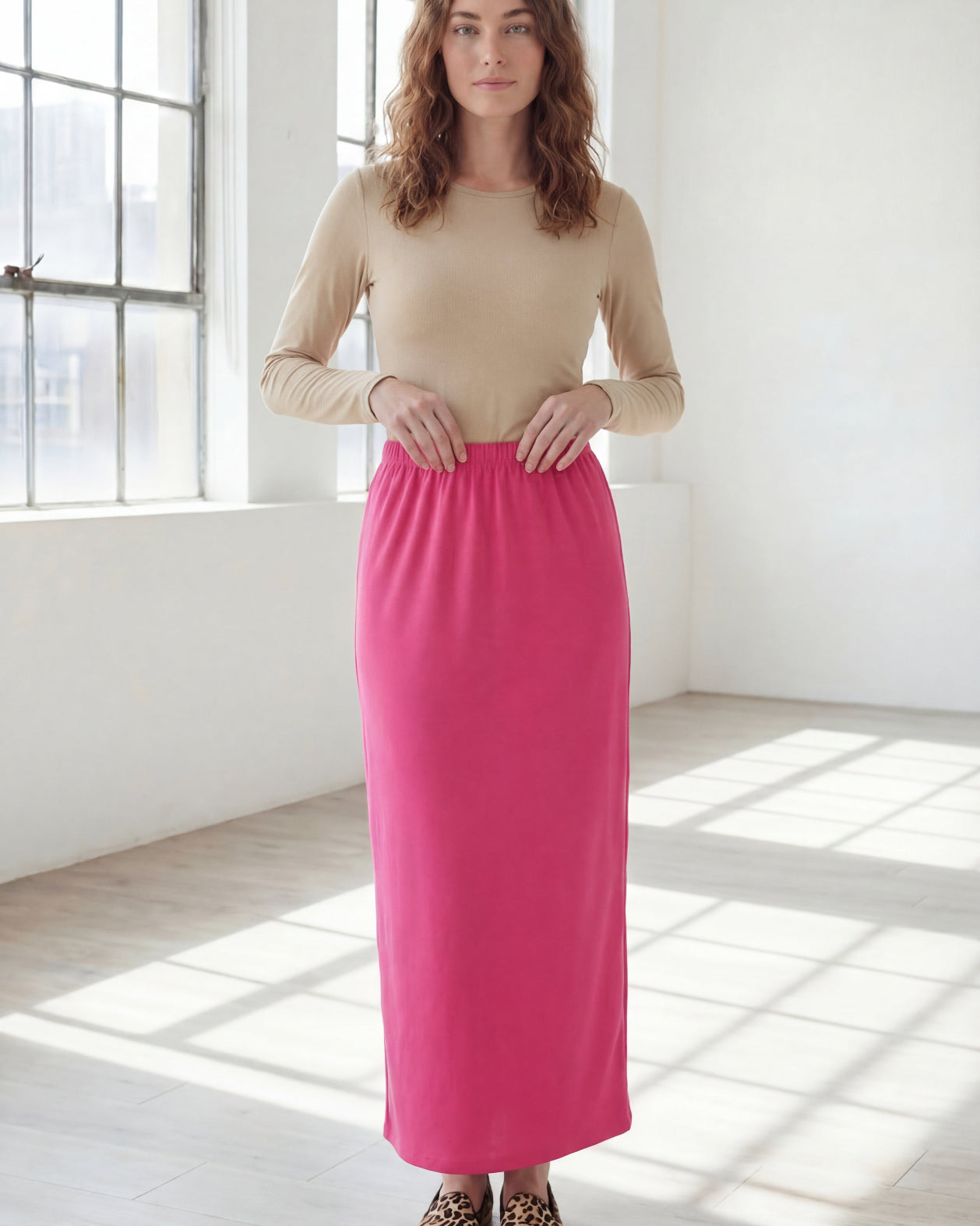 Model wearing Nuggles® 36" Classic Skirt in Rose