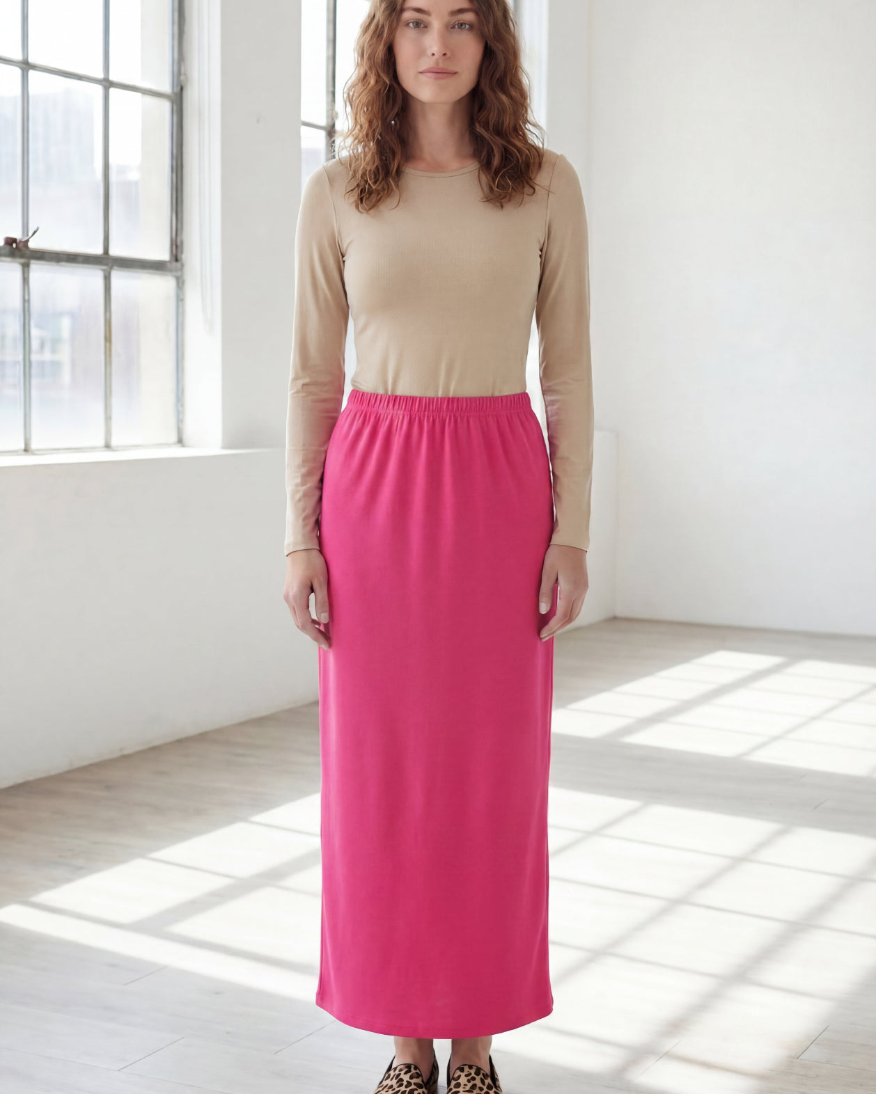 Model wearing Nuggles® 36" Classic Skirt in Rose