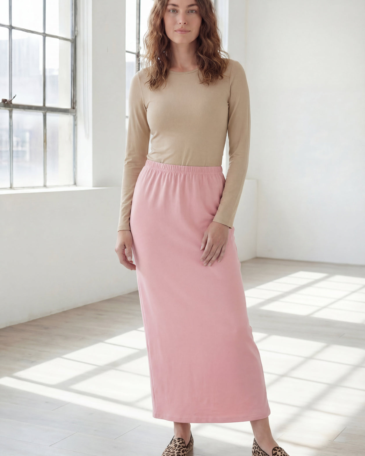 Model wearing Nuggles® 36" Classic Skirt in Rose