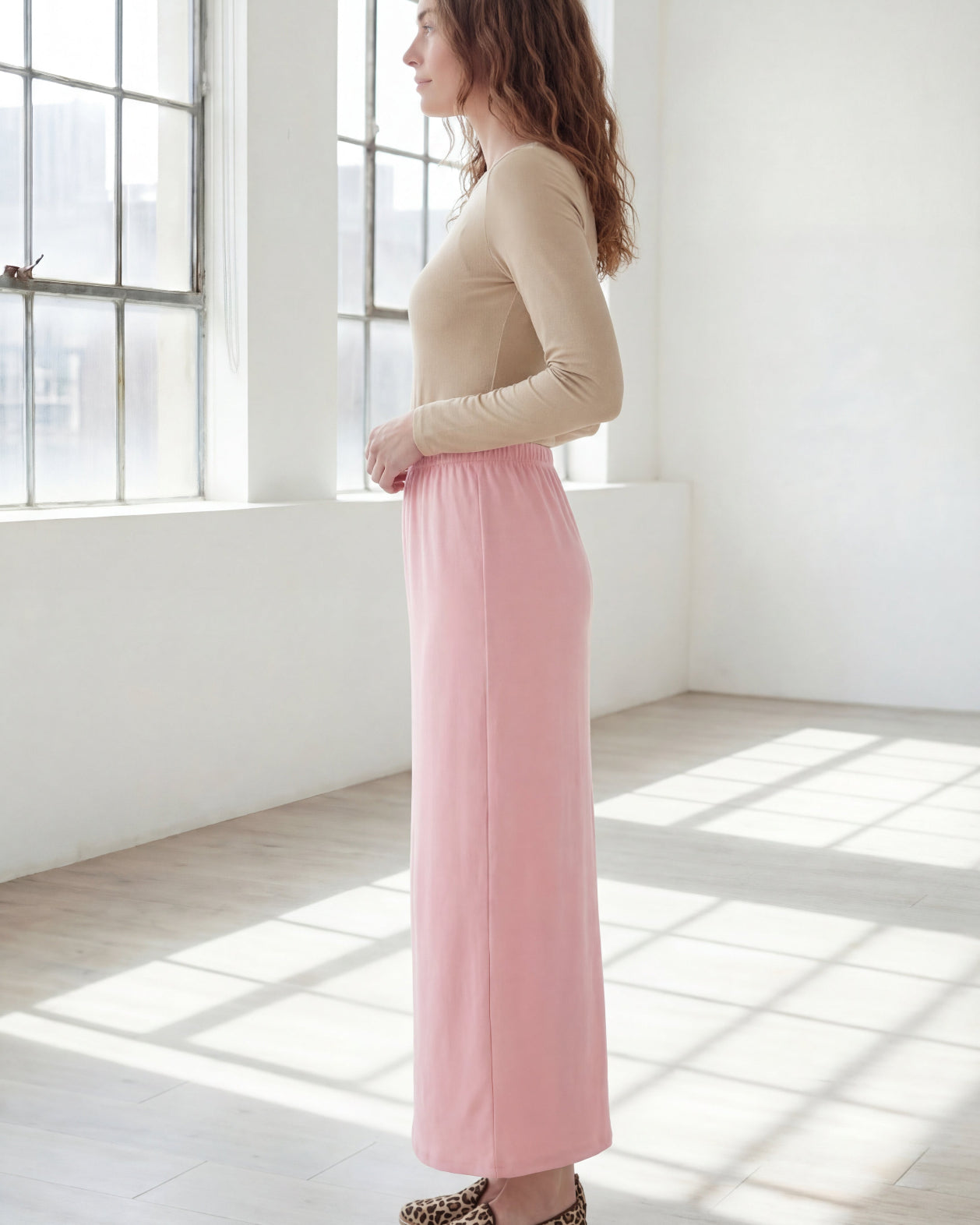 Model wearing Nuggles® 36" Classic Skirt in Rose