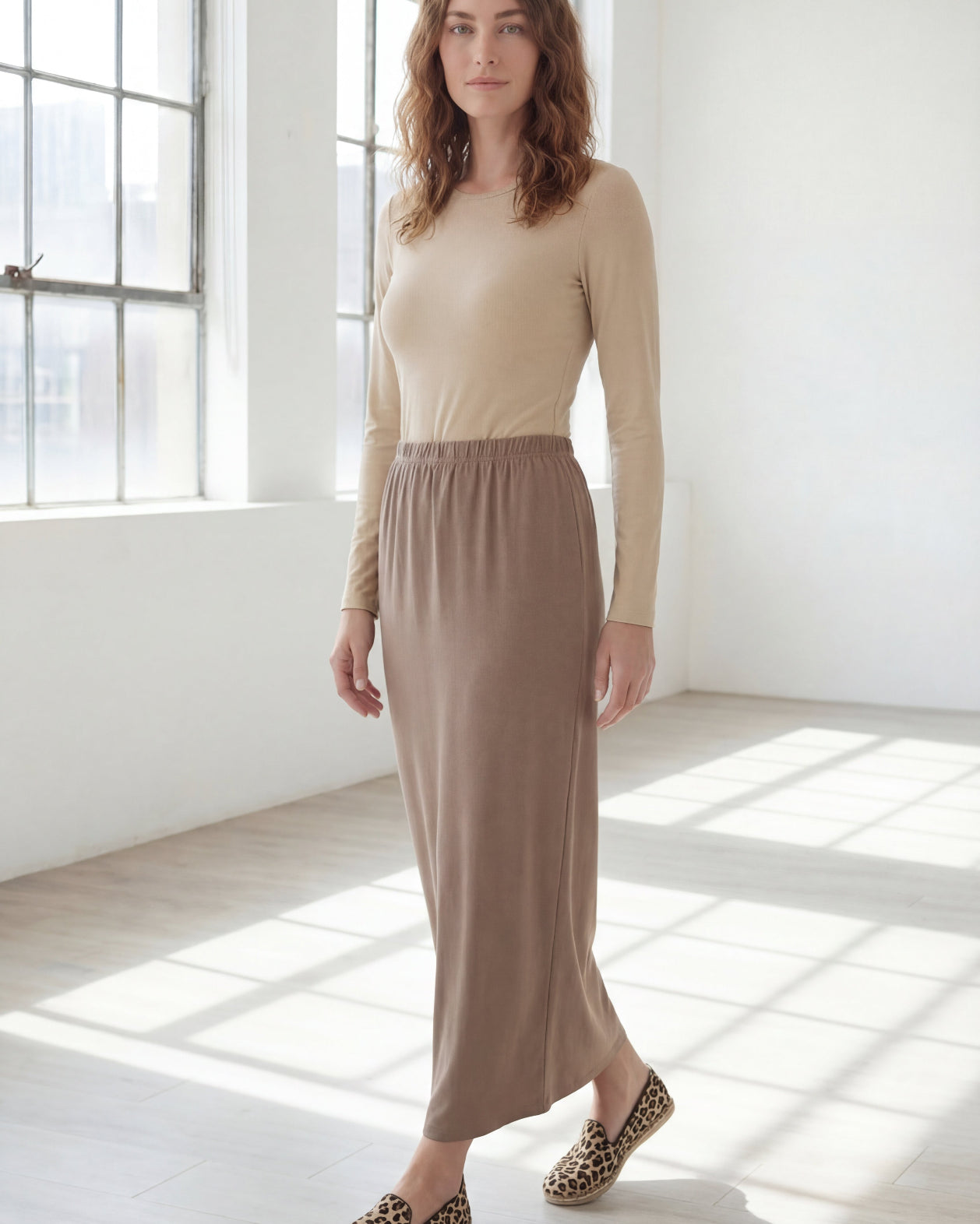 Model wearing Nuggles® 36" Classic Skirt in Taupe