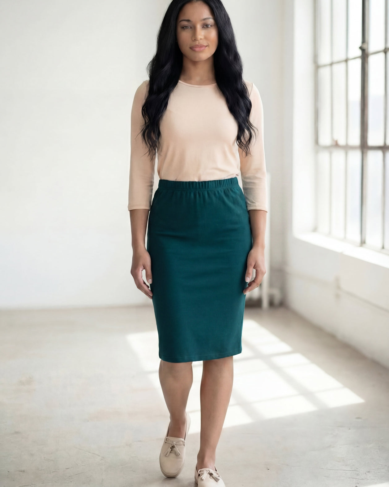 Nuggles® 25-inch classic skirt elastic waistband and straight silhouette