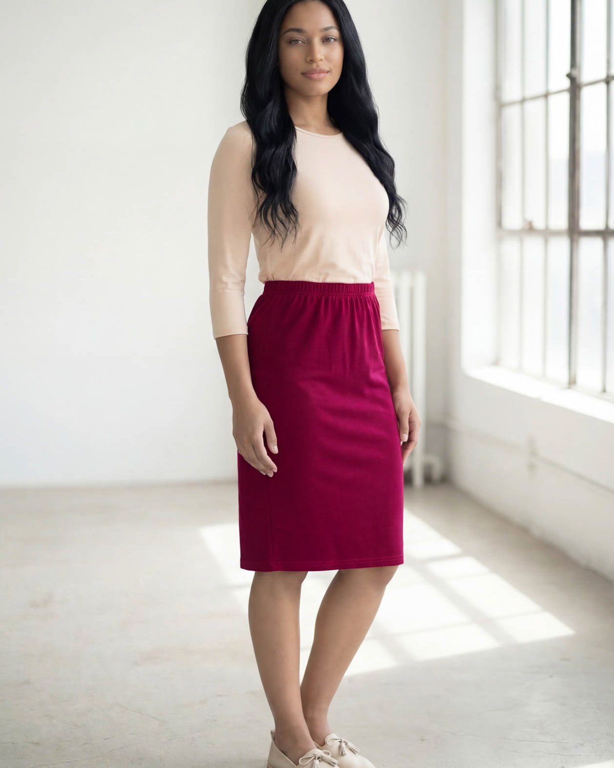 Nuggles® 25-inch classic skirt elastic waistband and straight silhouette