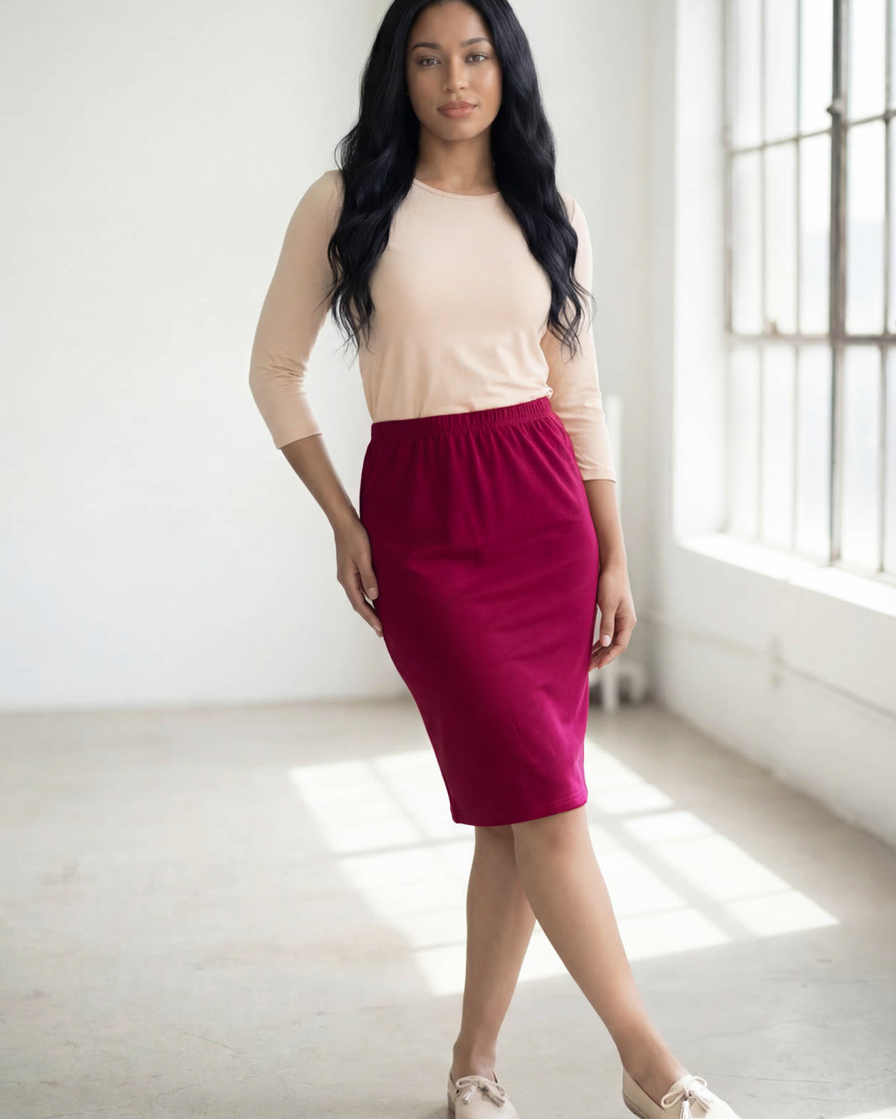 Nuggles® 25-inch classic skirt elastic waistband and straight silhouette