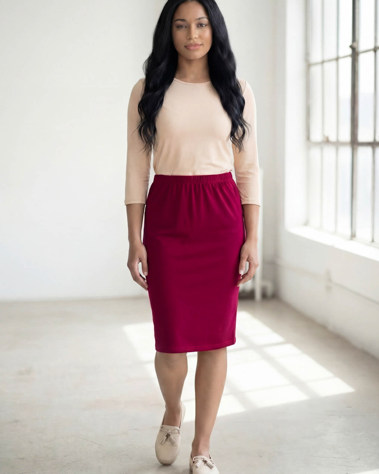 Nuggles® 25-inch classic skirt elastic waistband and straight silhouette