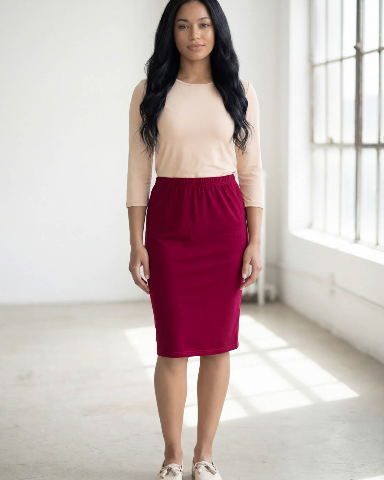 Nuggles® 25-inch classic skirt elastic waistband and straight silhouette