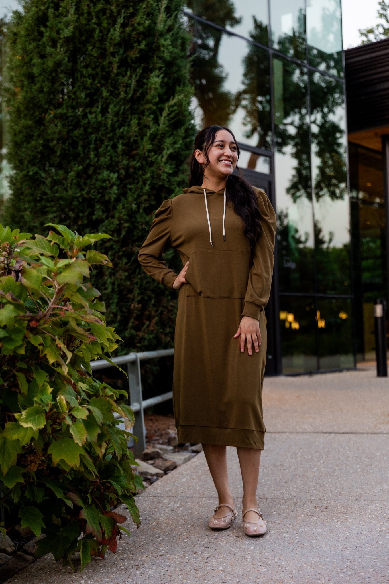 Discover women’s modest brown dresses at Nuggles®—chocolate, mocha, and tan tones in classic midi & maxi styles for year-round modest fashion.