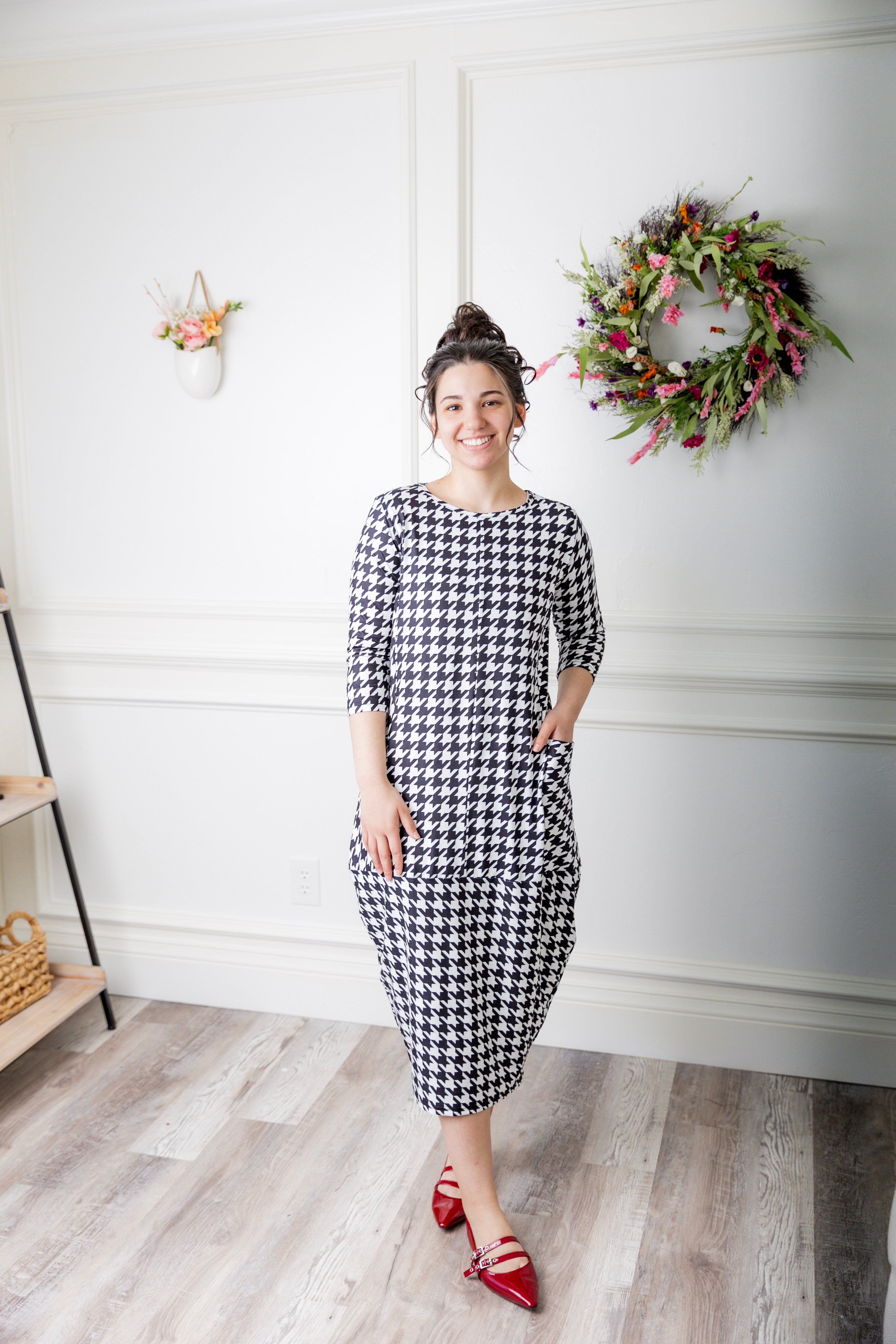 Modest women's Morgan Dress with bubble skirt, hip seam, and side pockets – stylish and comfortable everyday dress by Nuggles®