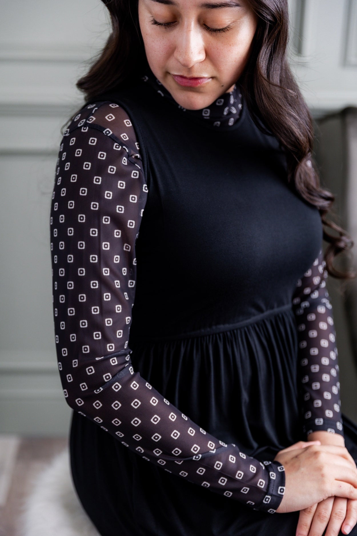 Model wearing Nuggles®  Mesh Tee in Midnight Mist 