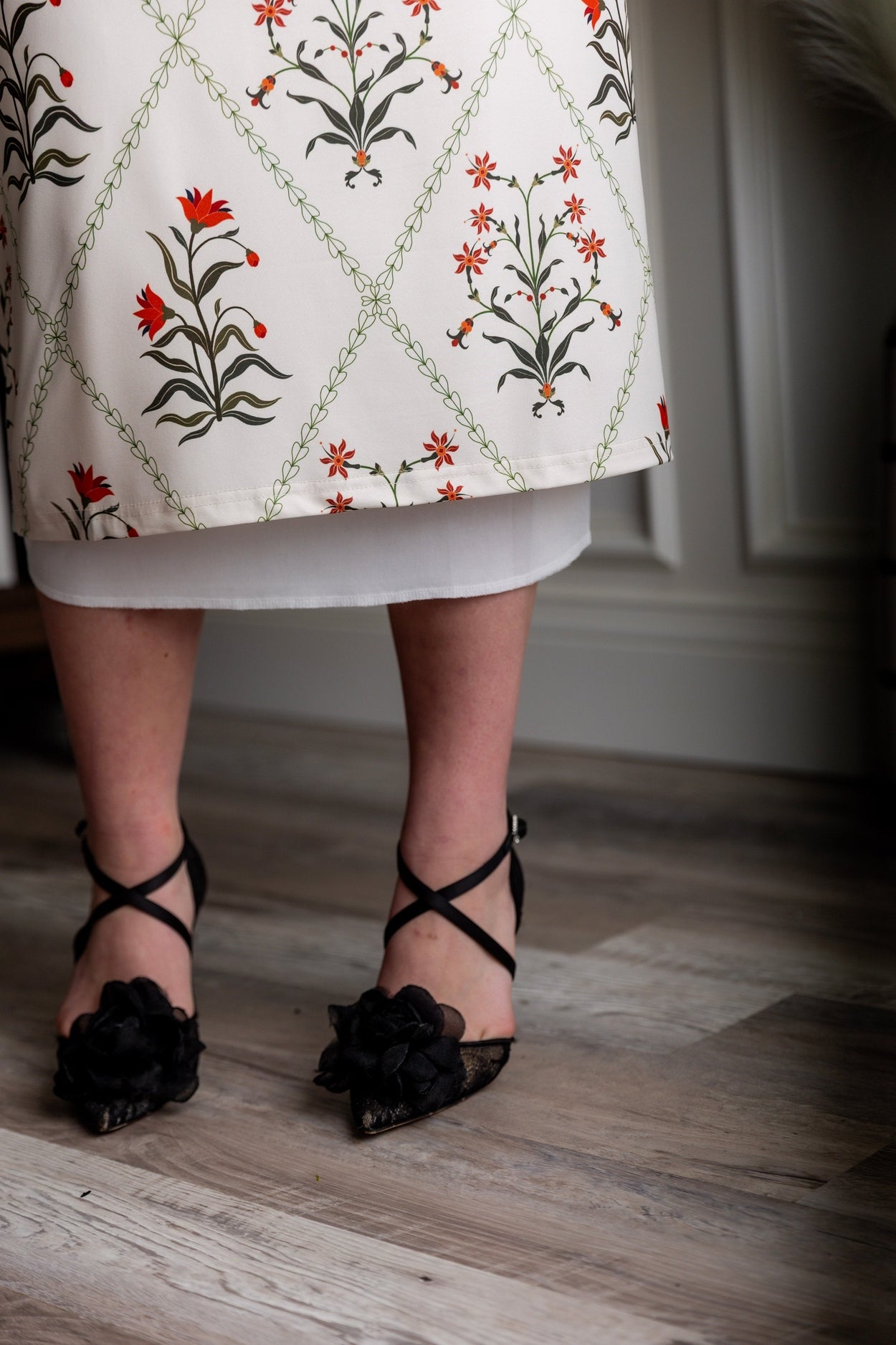 31" Lightweight Lined Pencil Skirt in Ivory Spring- Final Sale nuggles-clothing