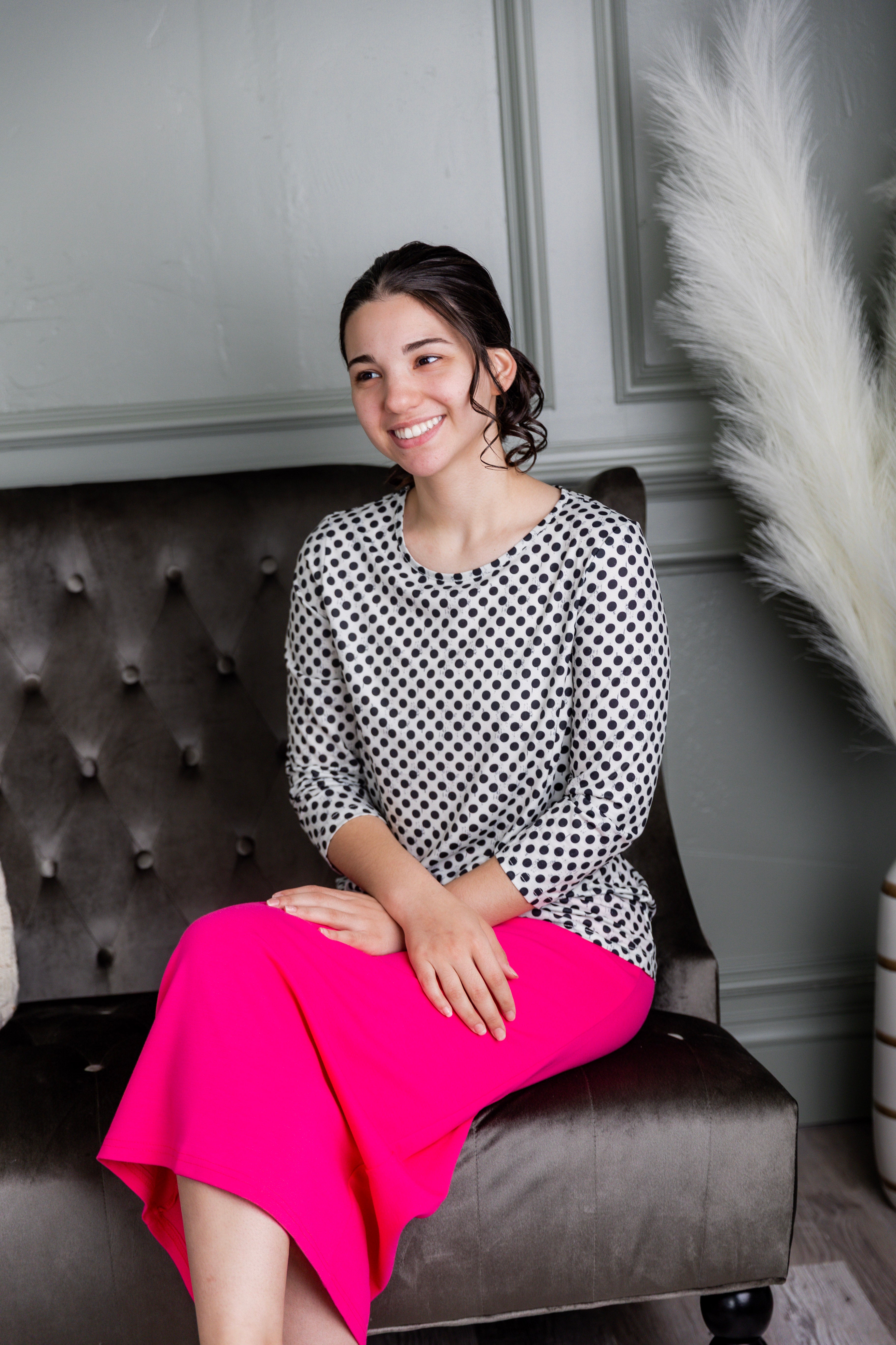 Nuggles® 31-inch classic skirt elastic waistband and straight silhouette