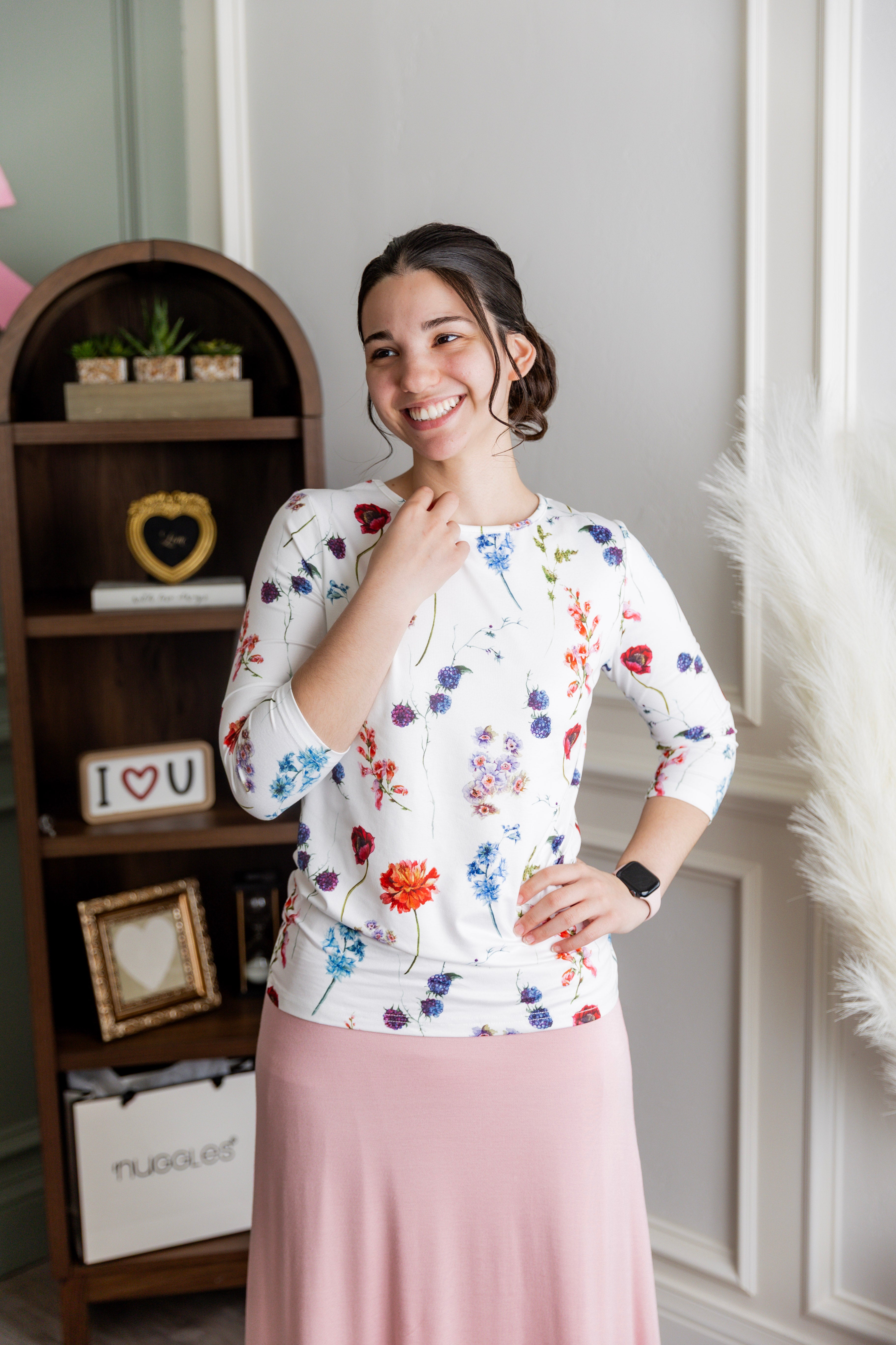 Model wearing Nuggles®  3/4 Essential Tee in Sunday Wildflowers