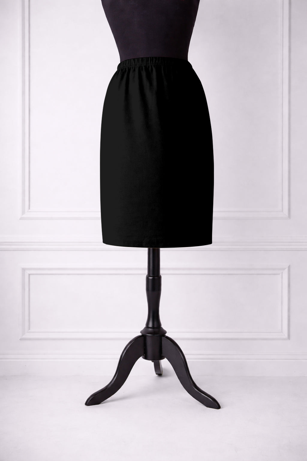 Nuggles® 25-inch classic skirt elastic waistband and straight silhouette