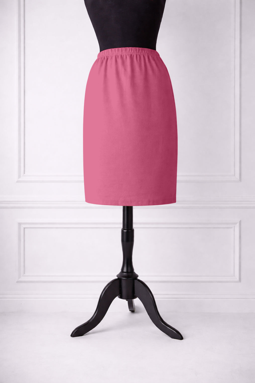 Nuggles® 25-inch classic skirt elastic waistband and straight silhouette