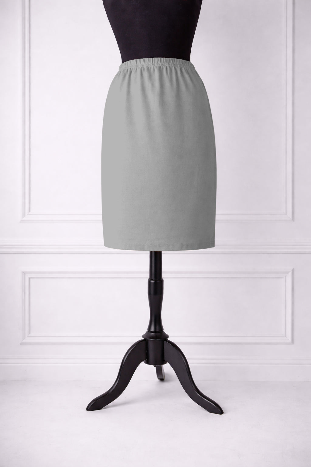 Nuggles® 25-inch classic skirt elastic waistband and straight silhouette