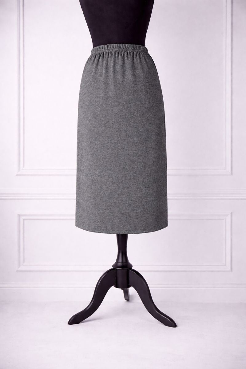 Stock photo of our Nuggles® 27-inch classic skirt elastic waistband and straight silhouette in Heather Grey
