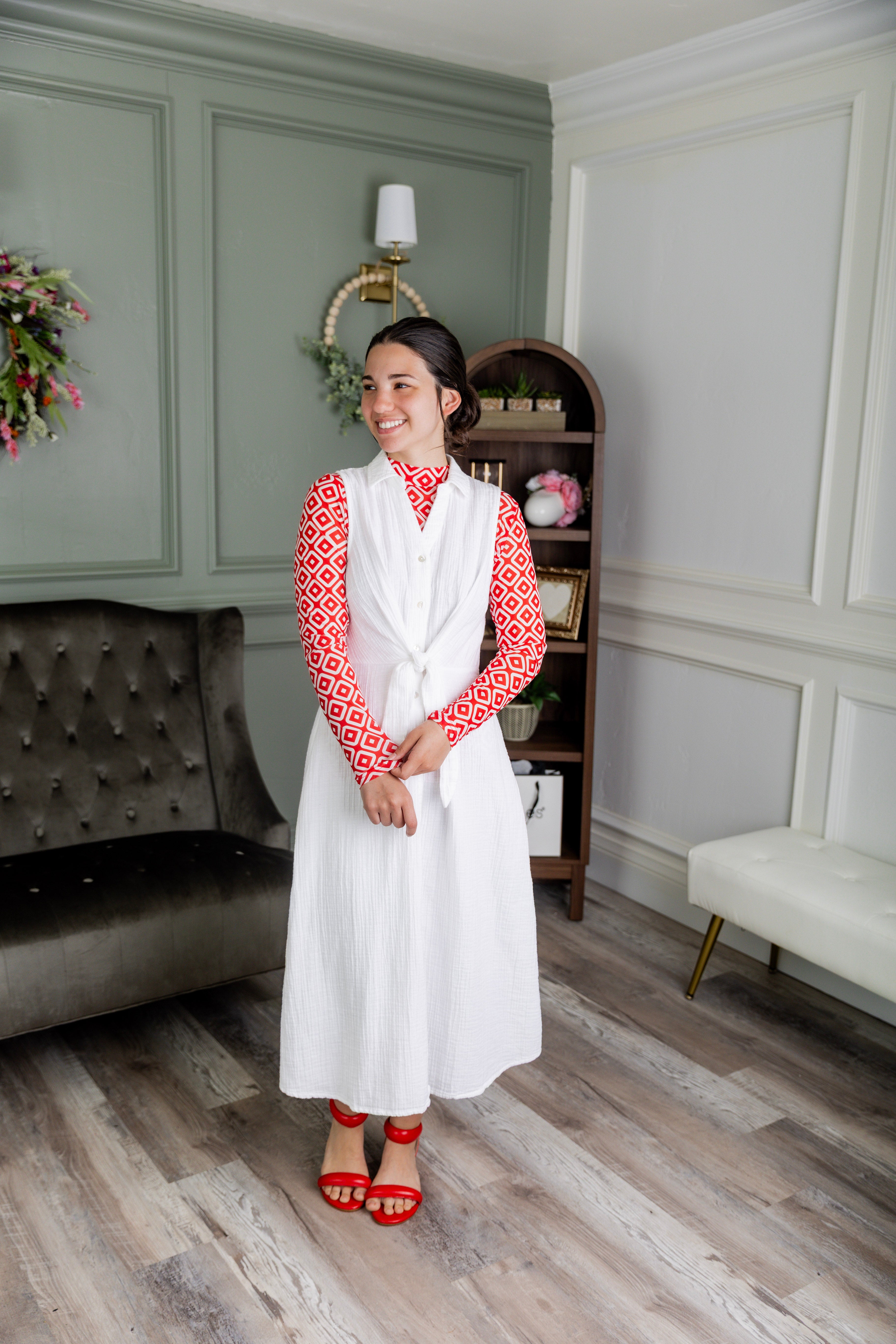 Model wearing Nuggles® Mesh Tee in Candy Apple Geo