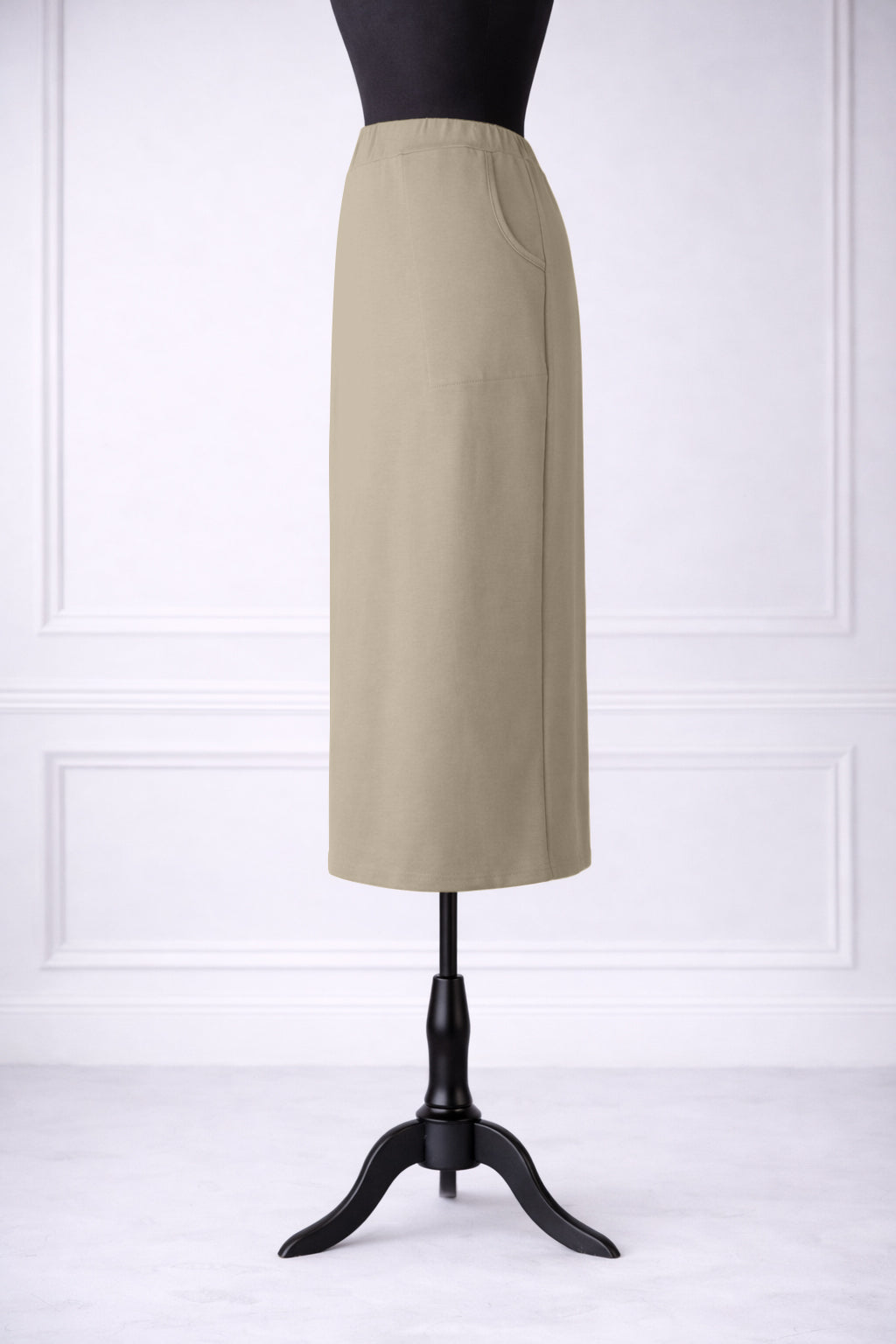 Our modest Nuggles® 31" Pocket Classic Skirt with front pockets”