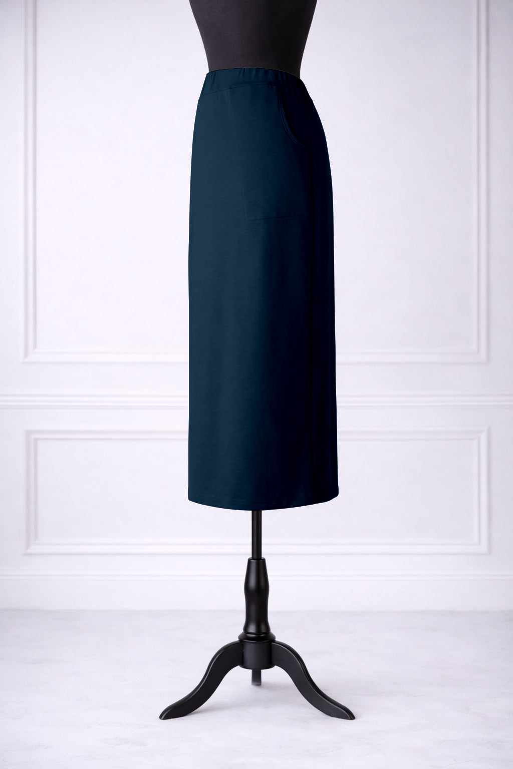 Our modest Nuggles® 31" Pocket Classic Skirt with front pockets”