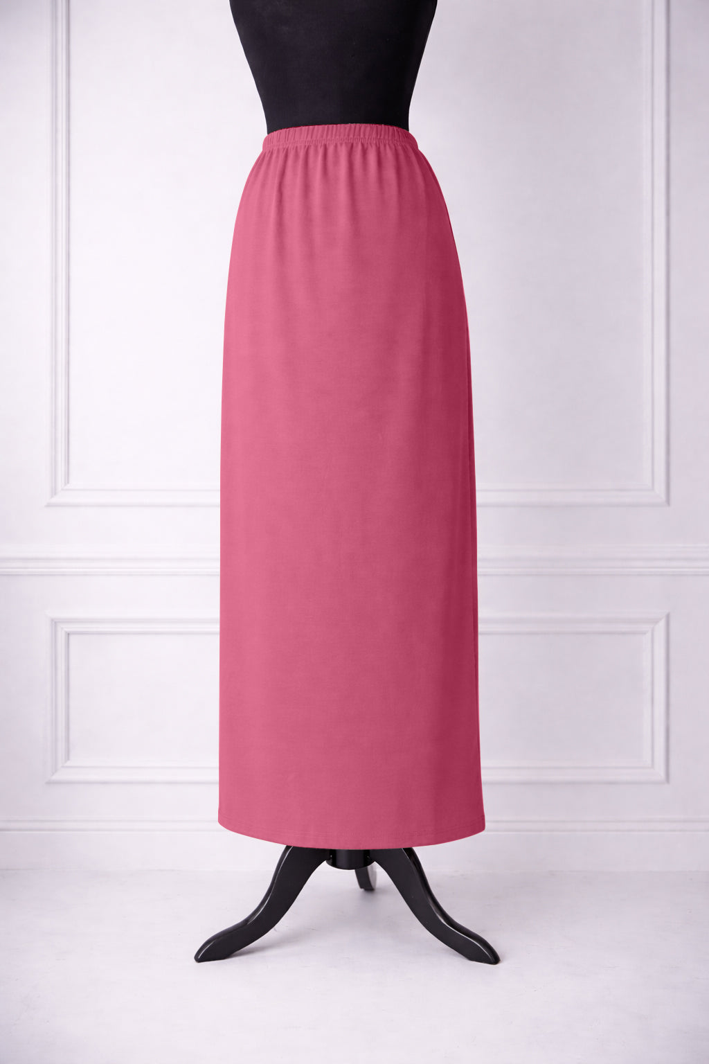 Nuggles® 36-inch classic skirt elastic waistband and straight silhouette