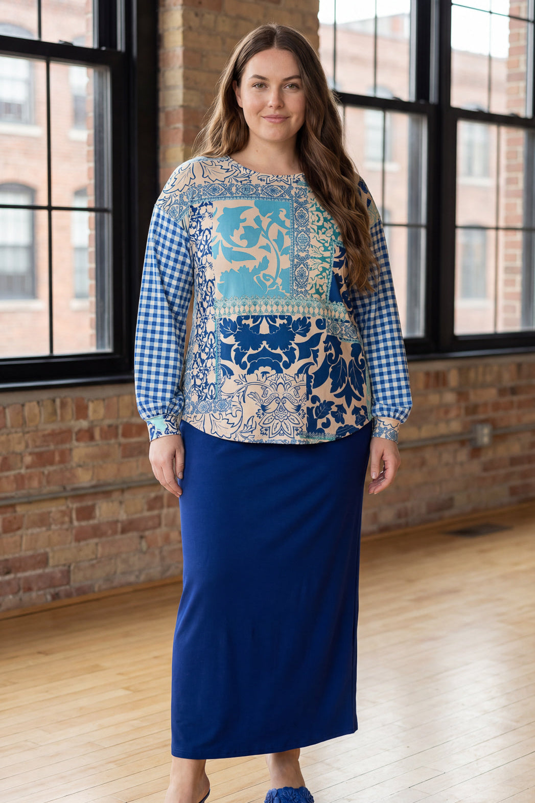 Model wearing the Nuggles® Bryauna Top in Lakeside Patch
