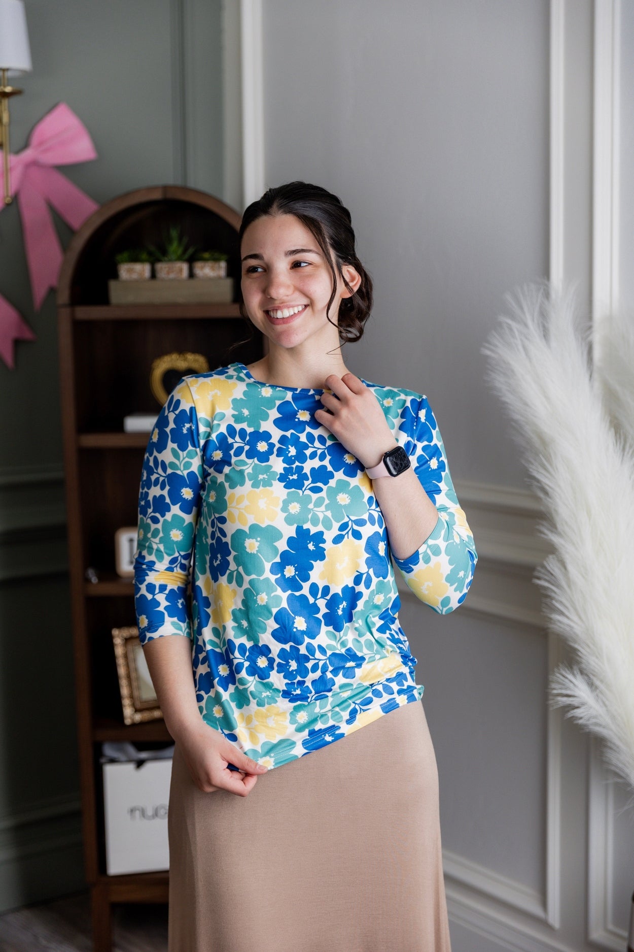 Model wearing Nuggles®  3/4 Essential Tee in Lakeside Garden