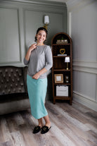 Nuggles® 27-inch classic skirt elastic waistband and straight silhouette