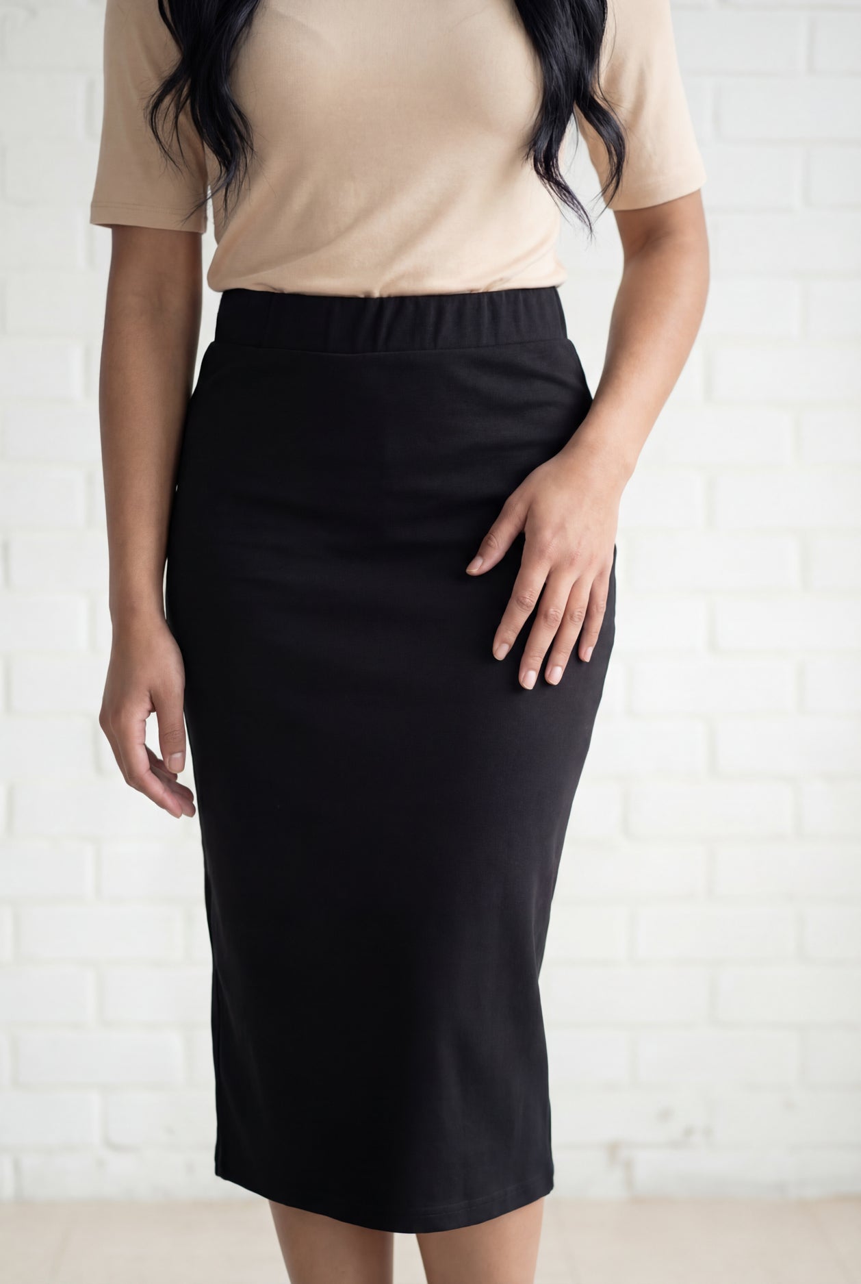 31" Relaxed Midi Skirt in Black nuggles-clothing