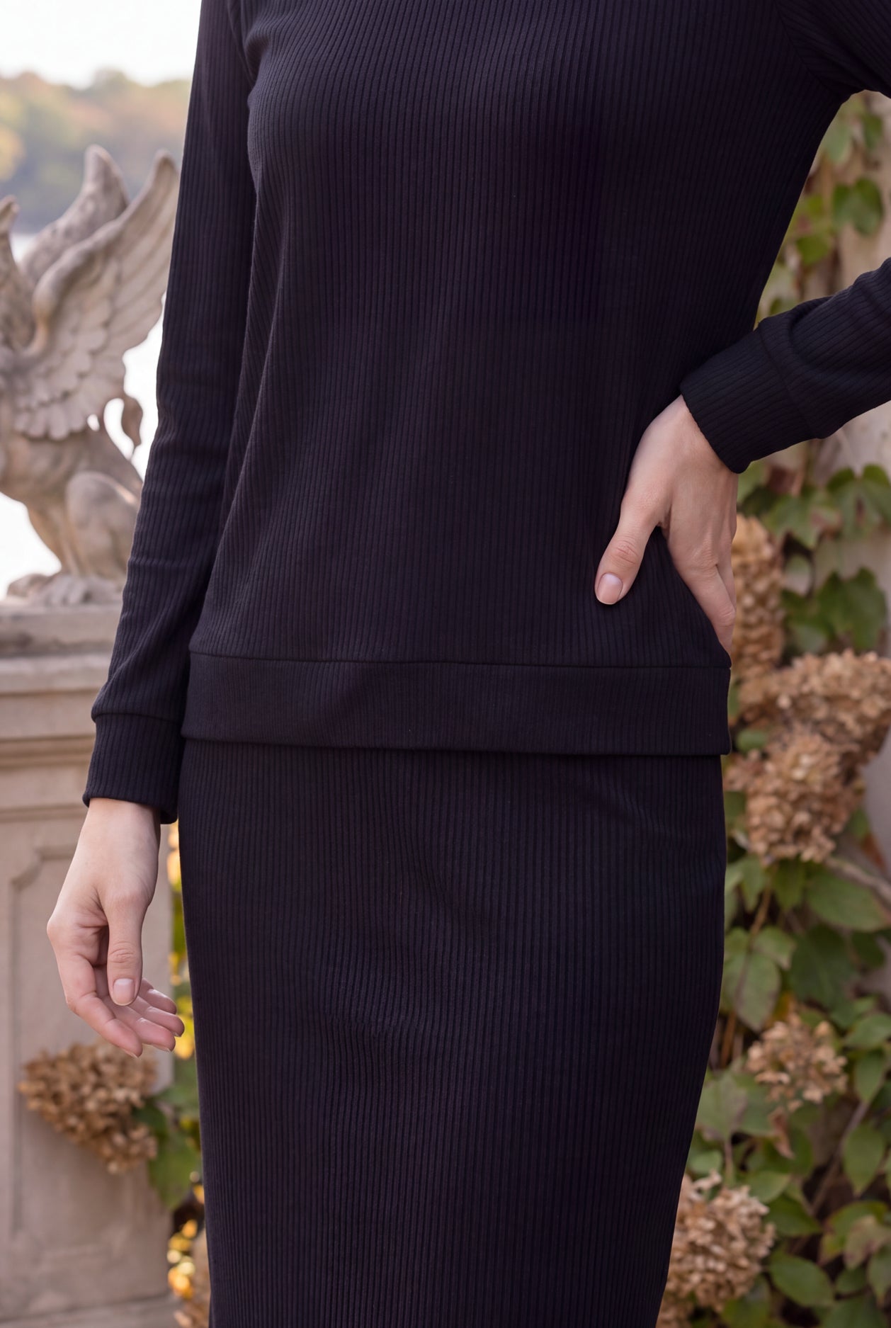 Model wearing Nuggles®  Misty Lounge Set in Black