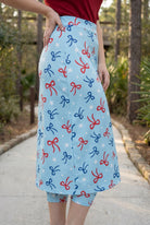 Model wearing Nuggles® 31" All-Sport Skirt in Bow Active