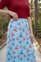 Model wearing Nuggles® 31" All-Sport Skirt in Bow Active